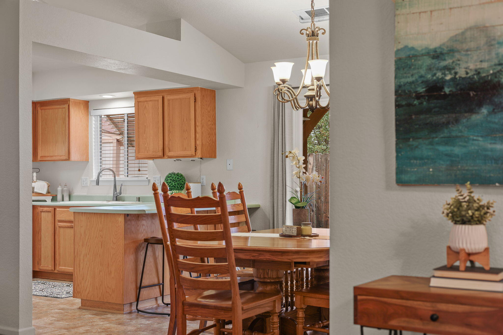 894 Montcrest Drive, Redding