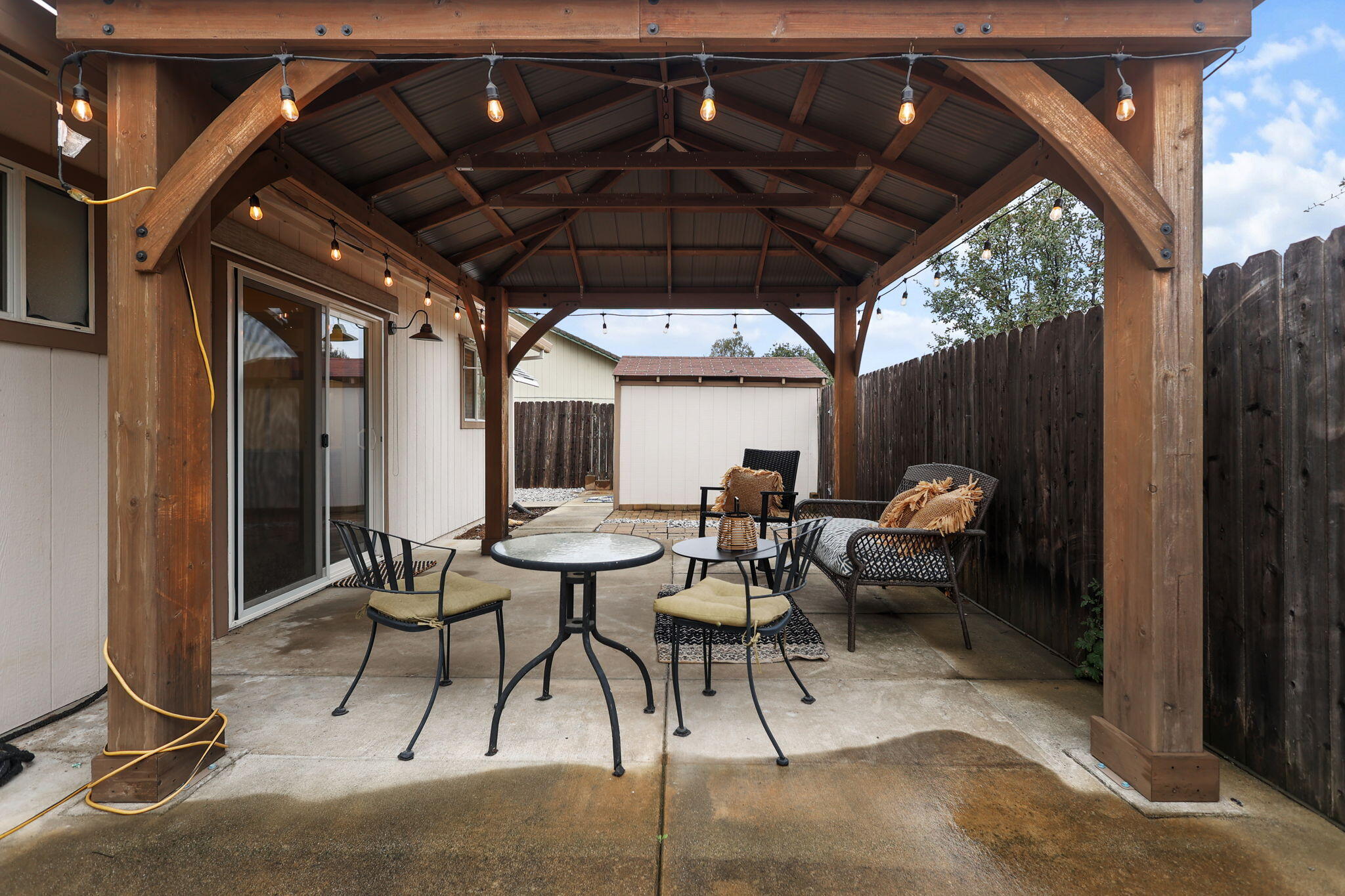 894 Montcrest Drive, Redding