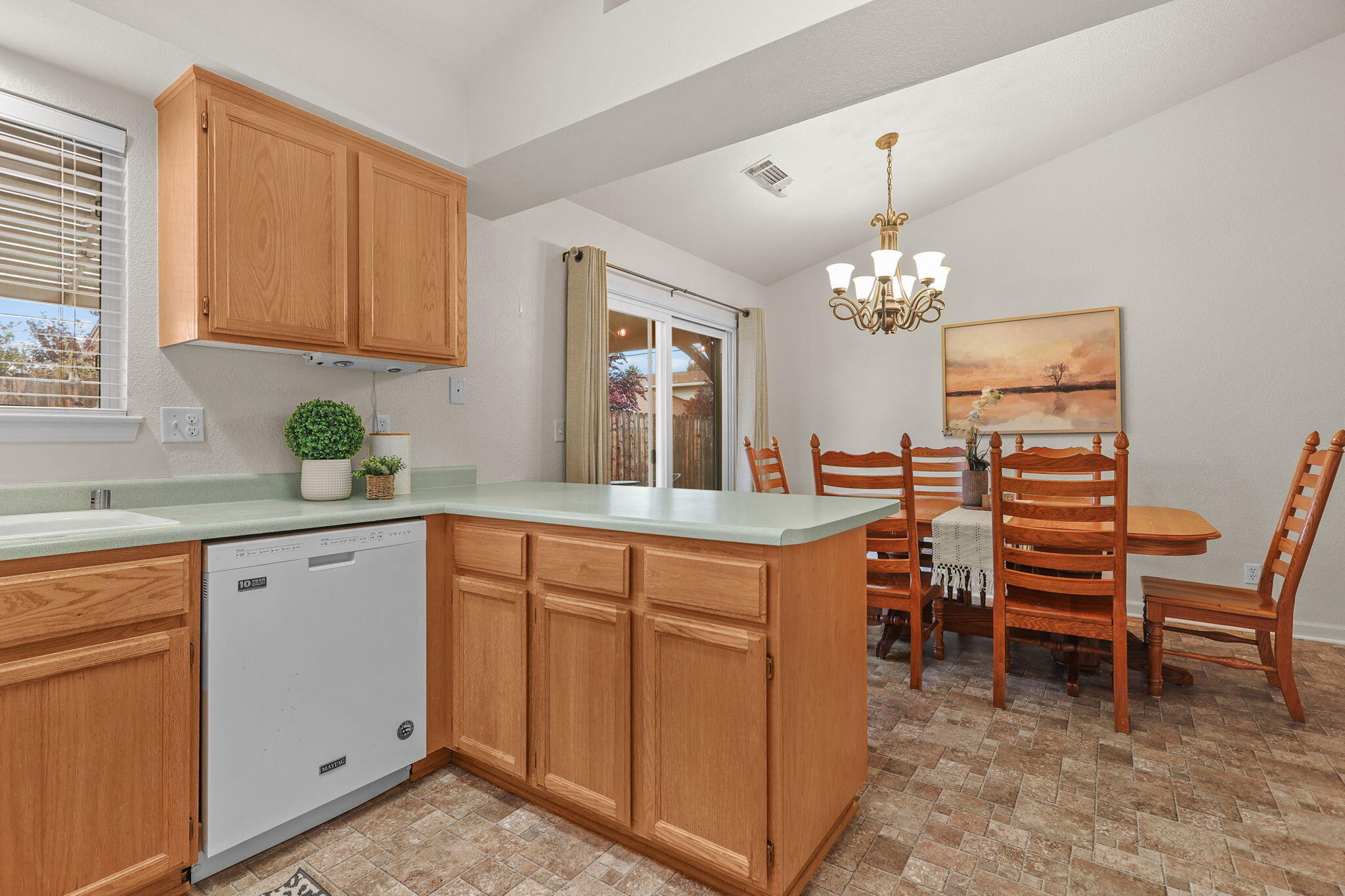 894 Montcrest Drive, Redding