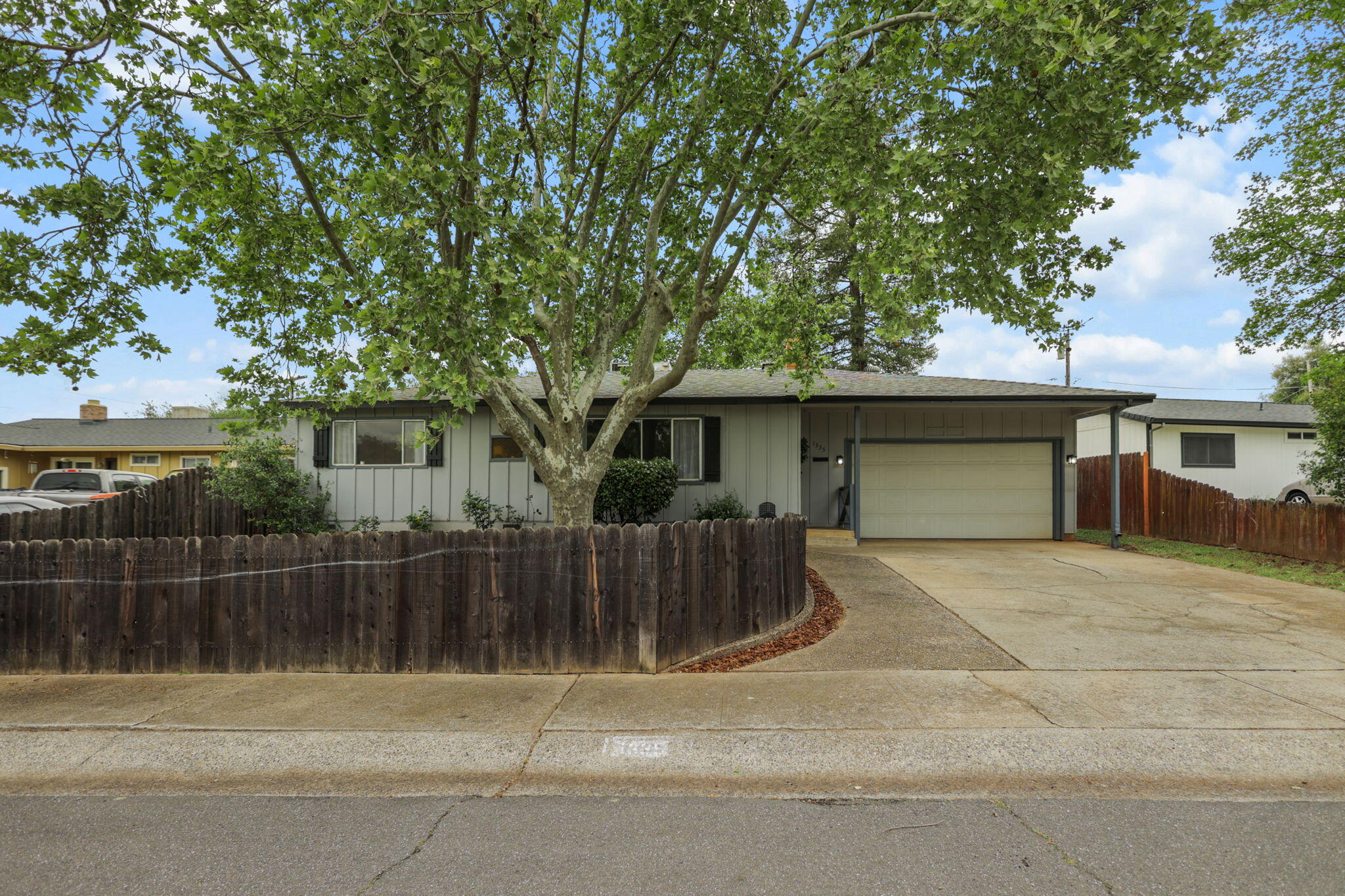 1335 Lodgepole Avenue