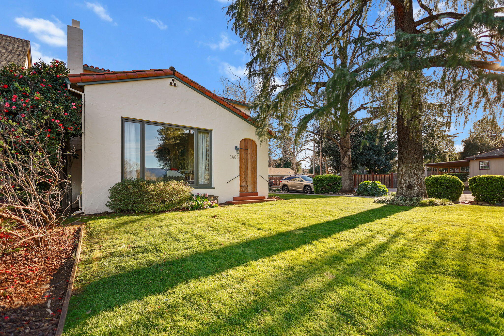 1465 Riverside Drive