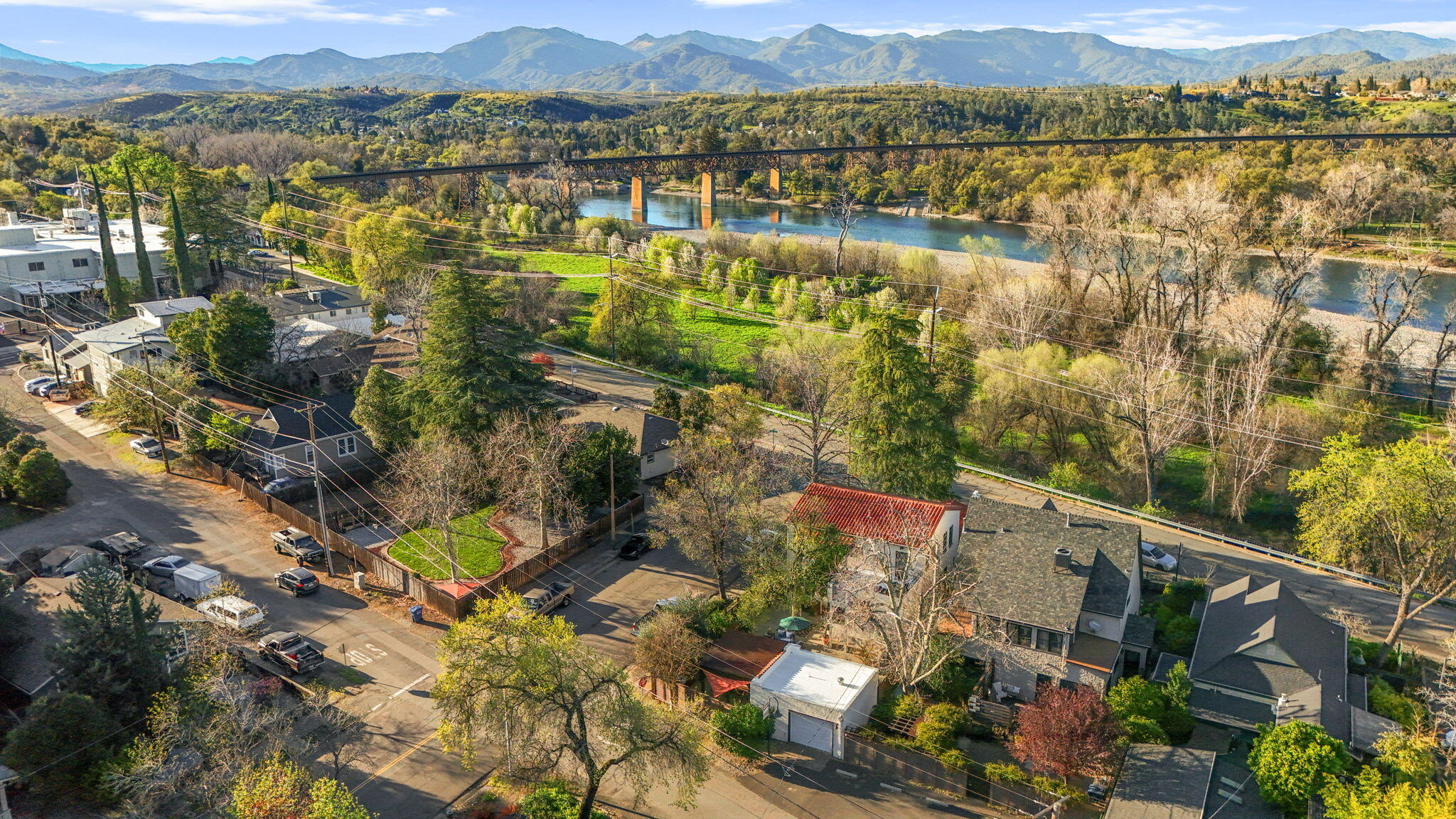 1465 Riverside Drive