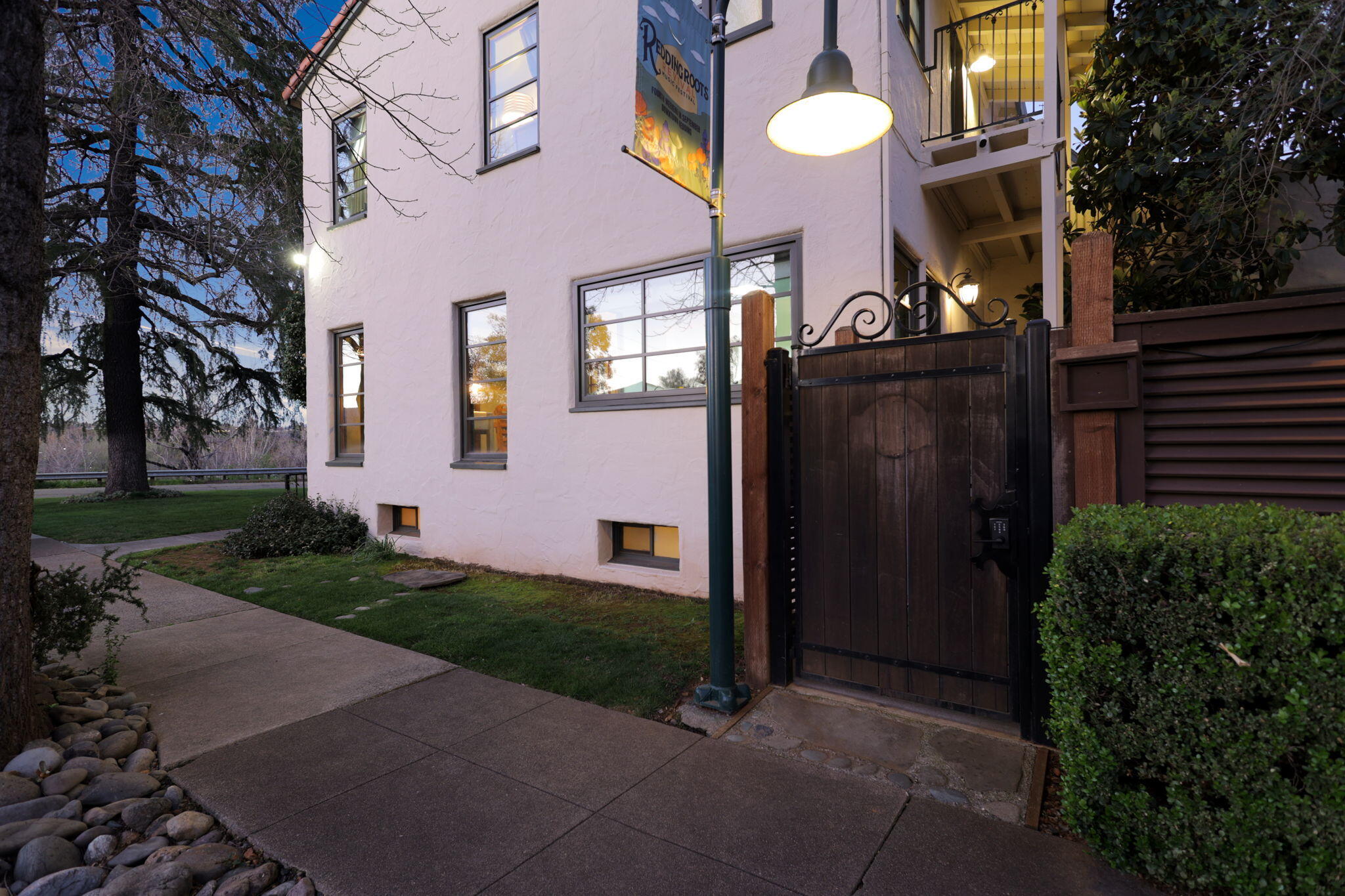 1465 Riverside Drive