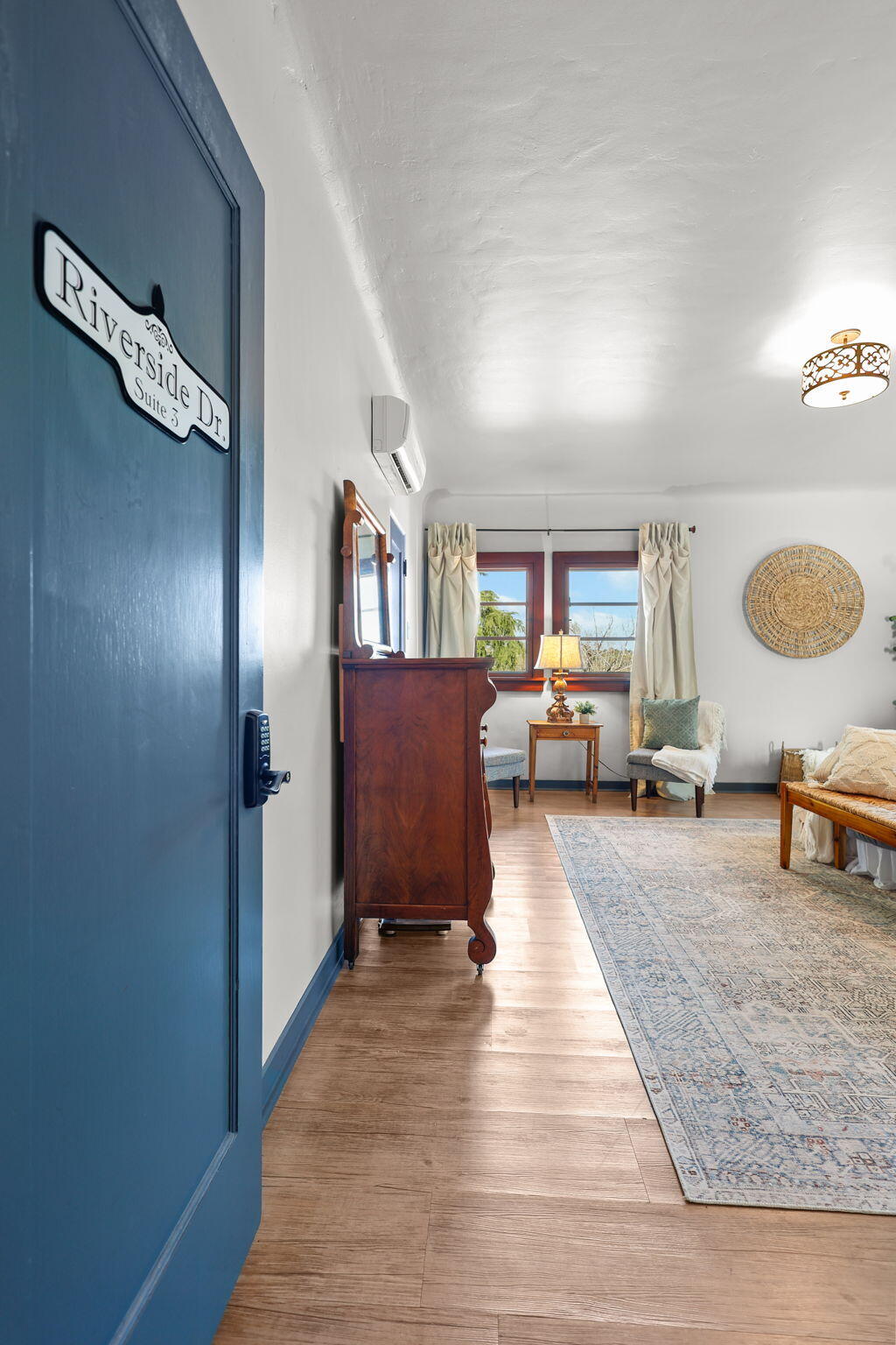 1465 Riverside Drive