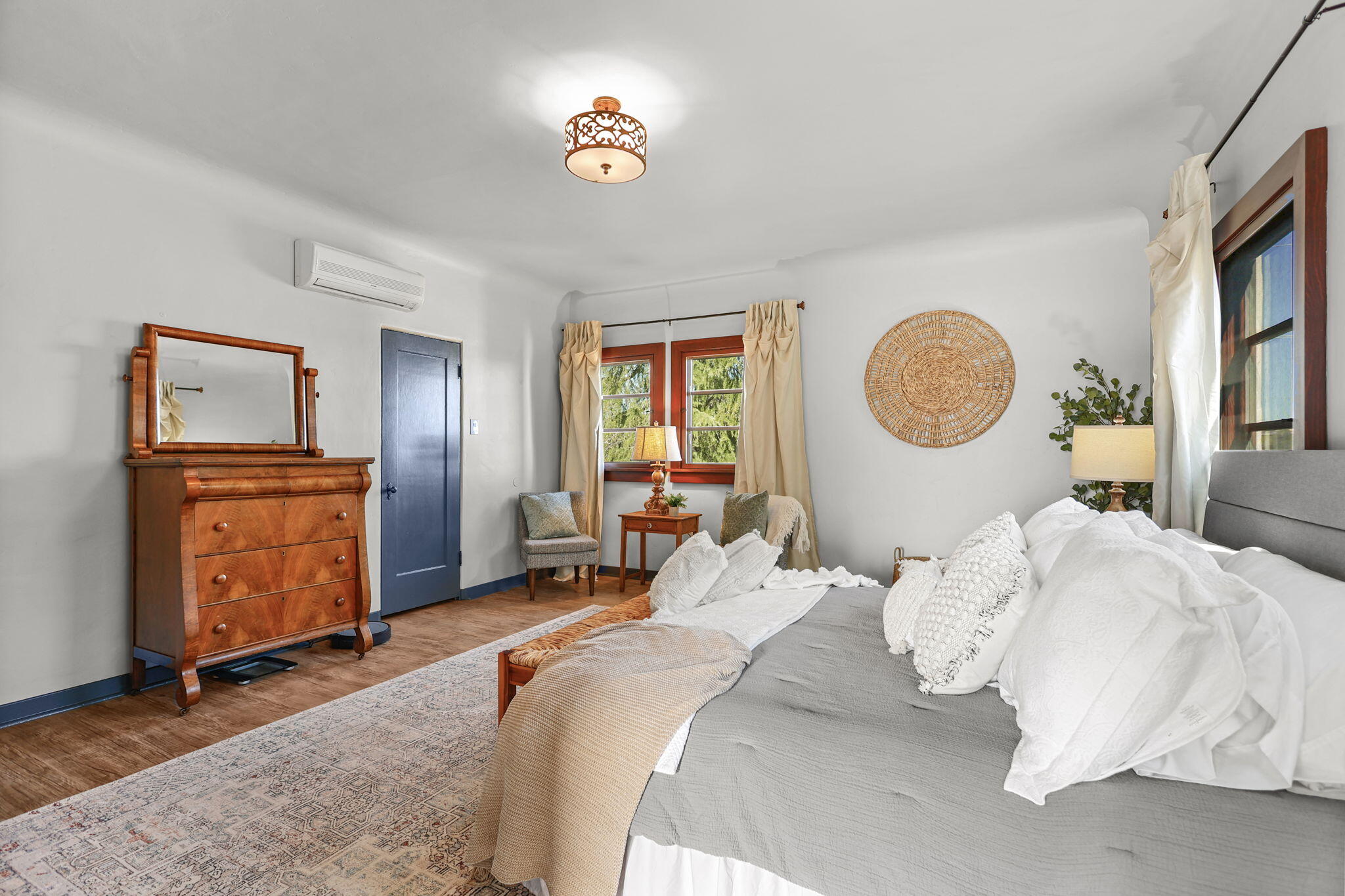 1465 Riverside Drive