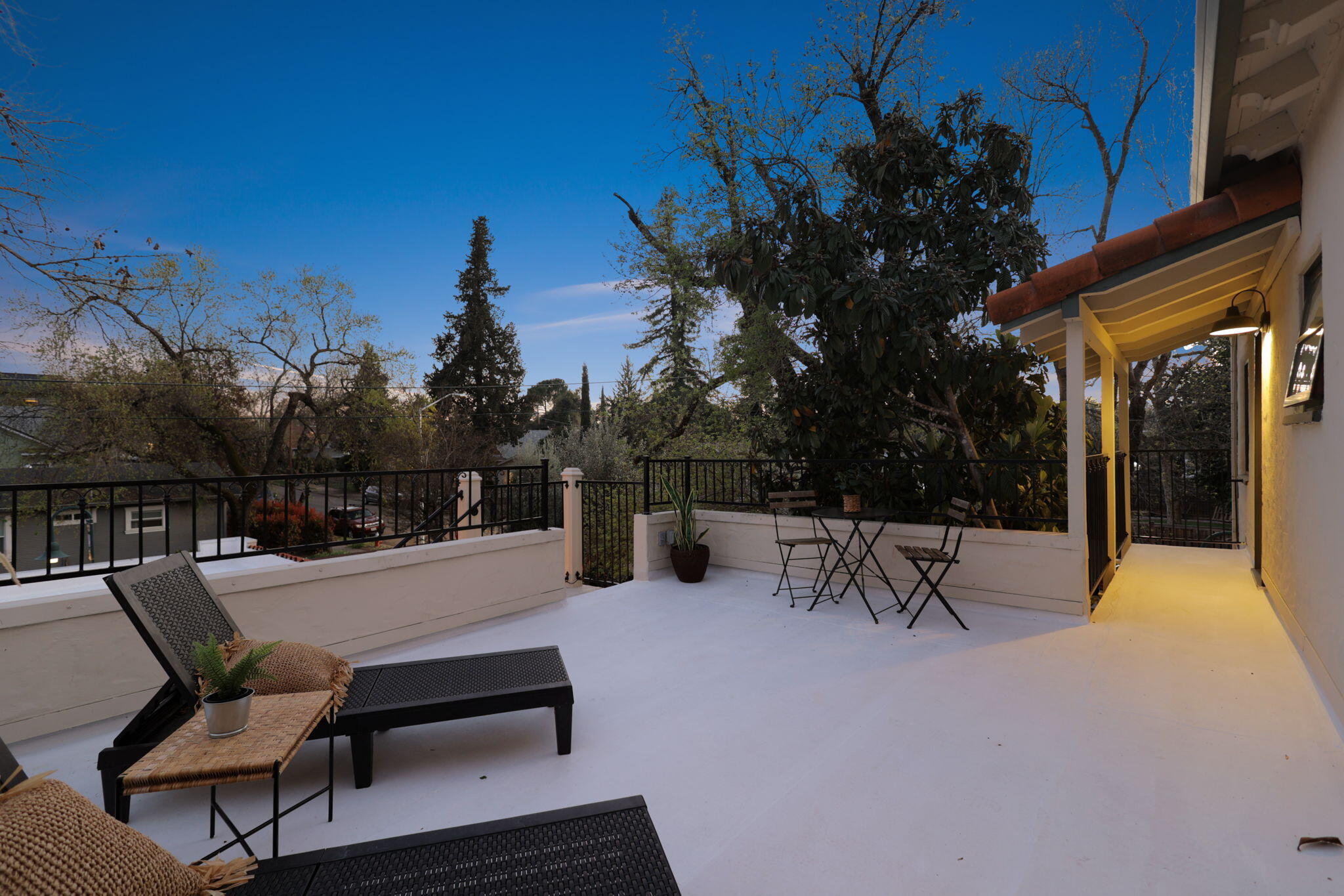 1465 Riverside Drive