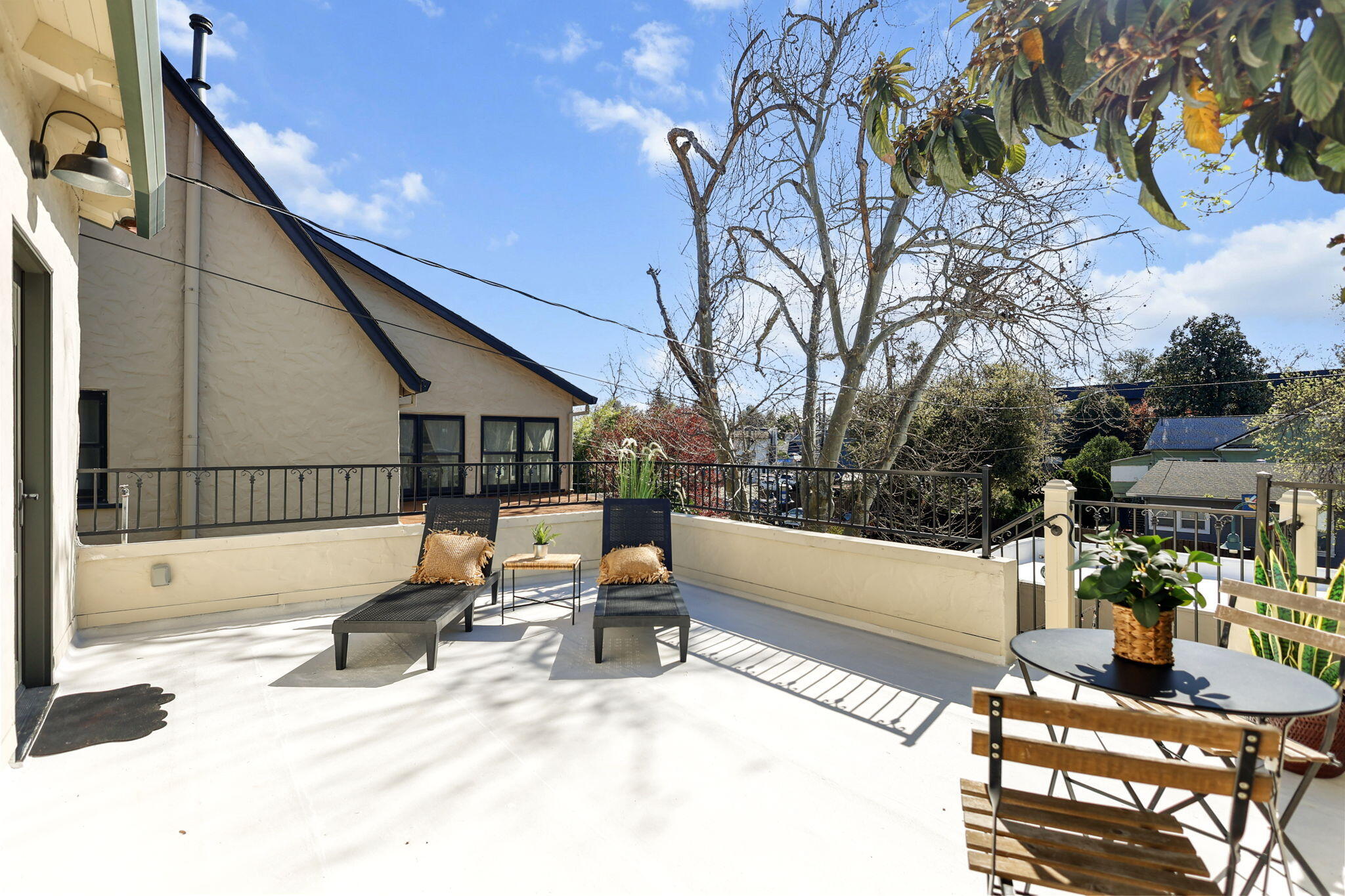 1465 Riverside Drive