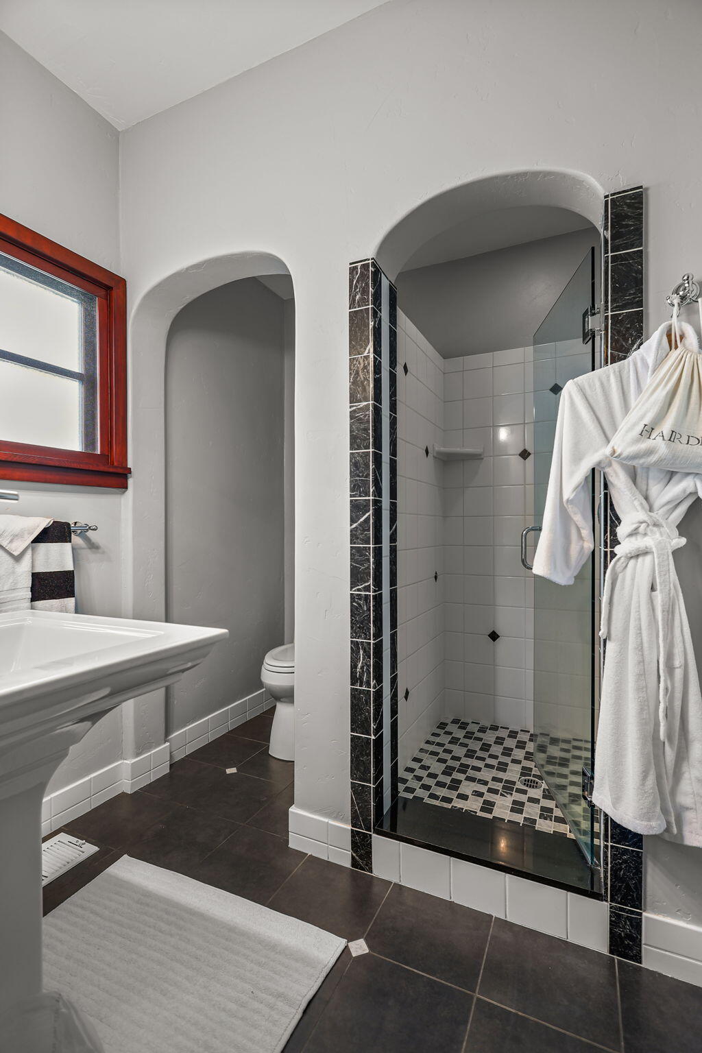 1465 Riverside Drive