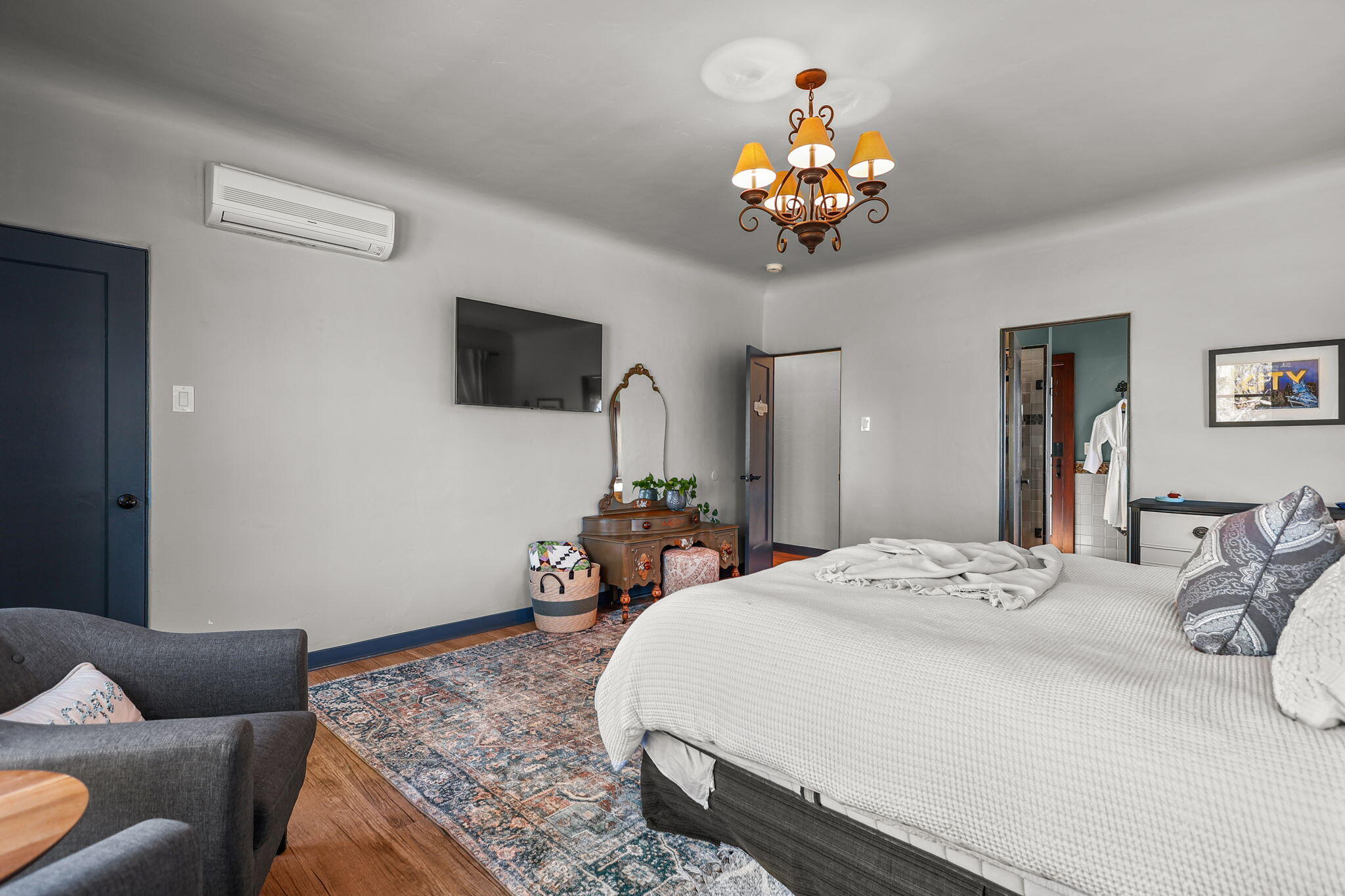 1465 Riverside Drive