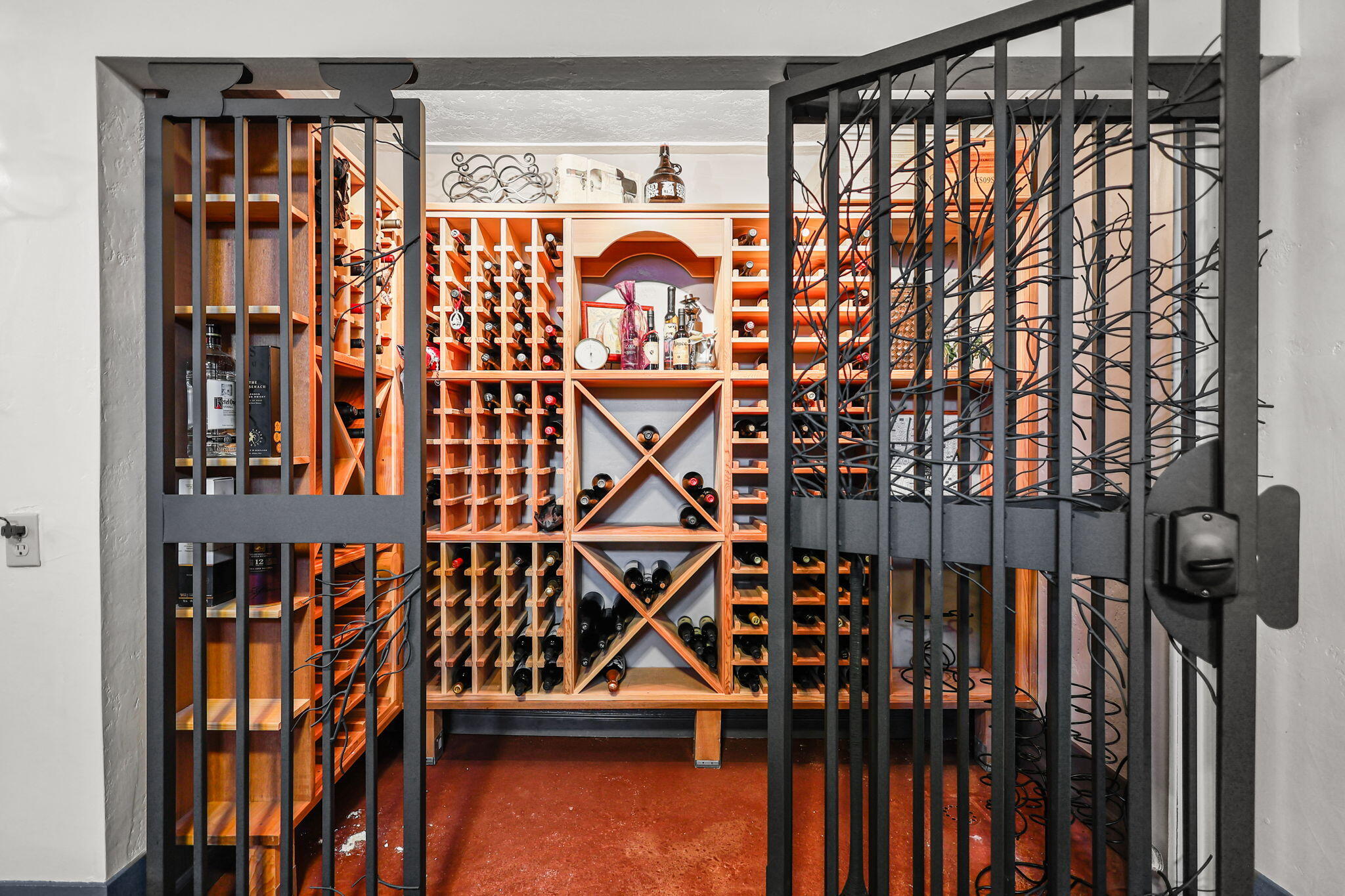 1465 Riverside Drive