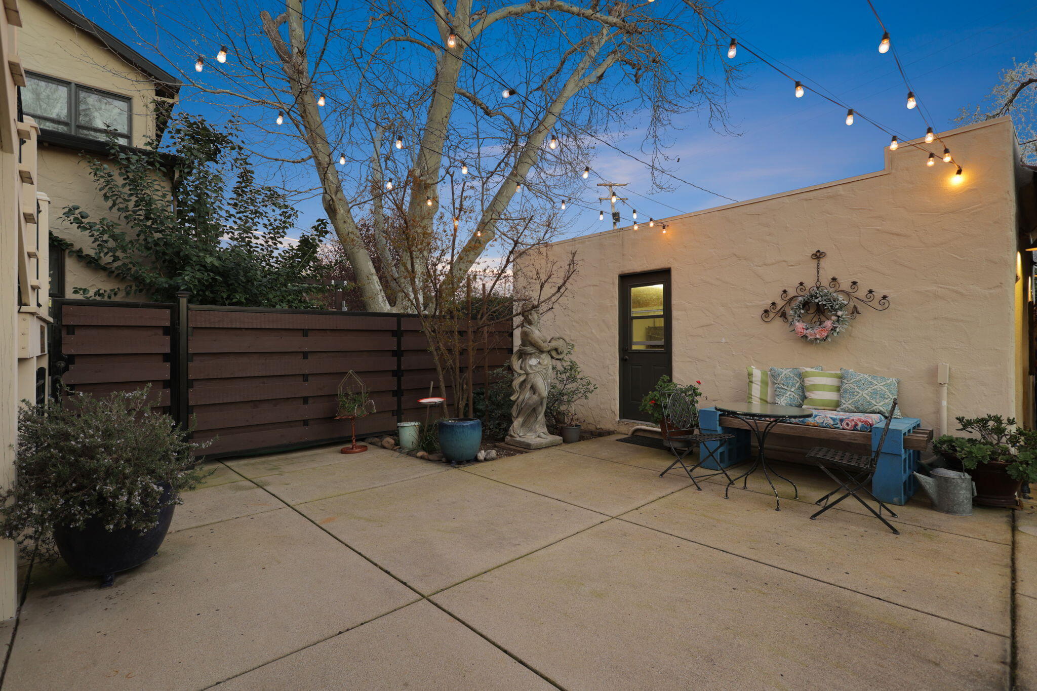 1465 Riverside Drive