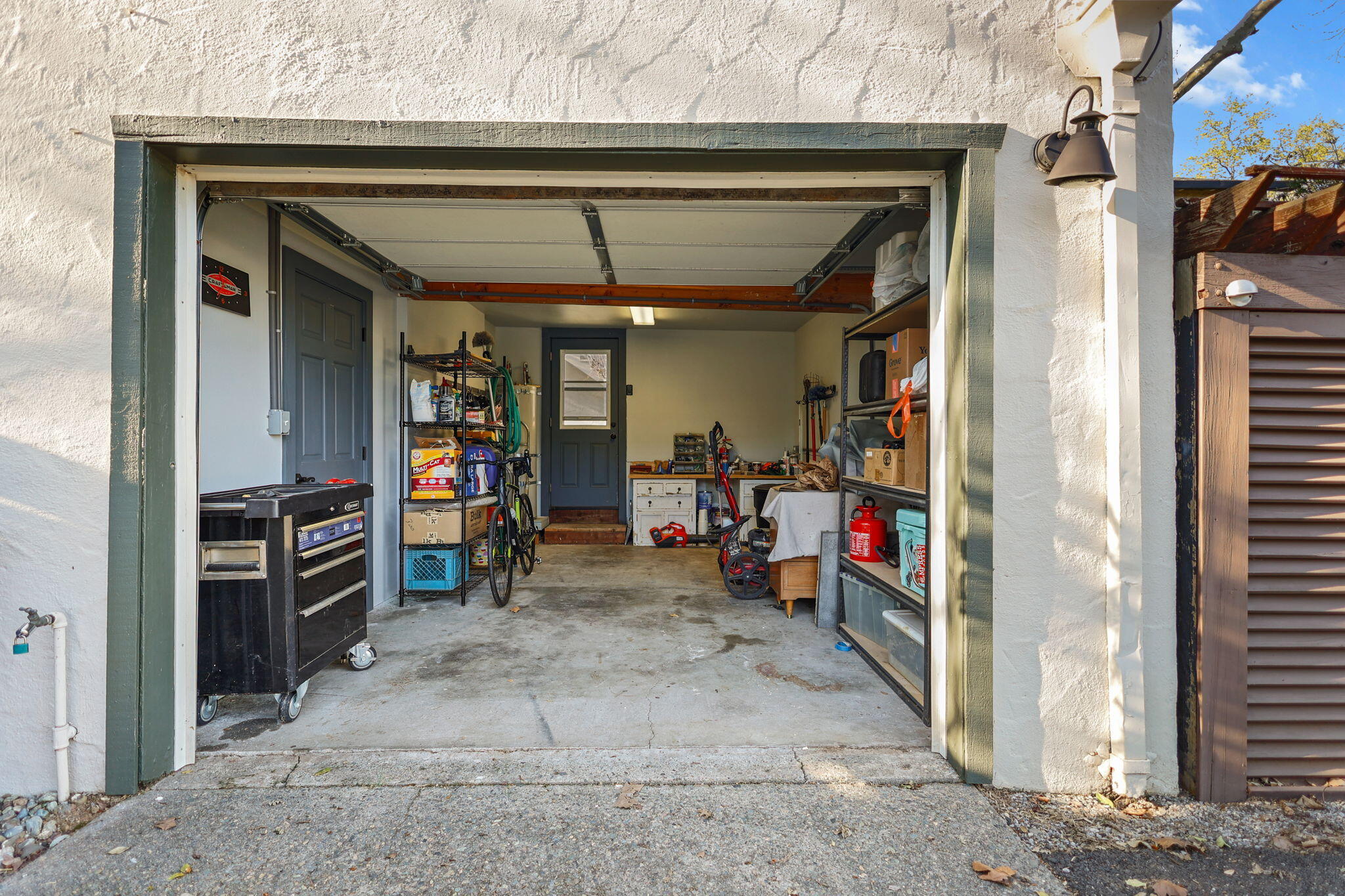 1465 Riverside Drive