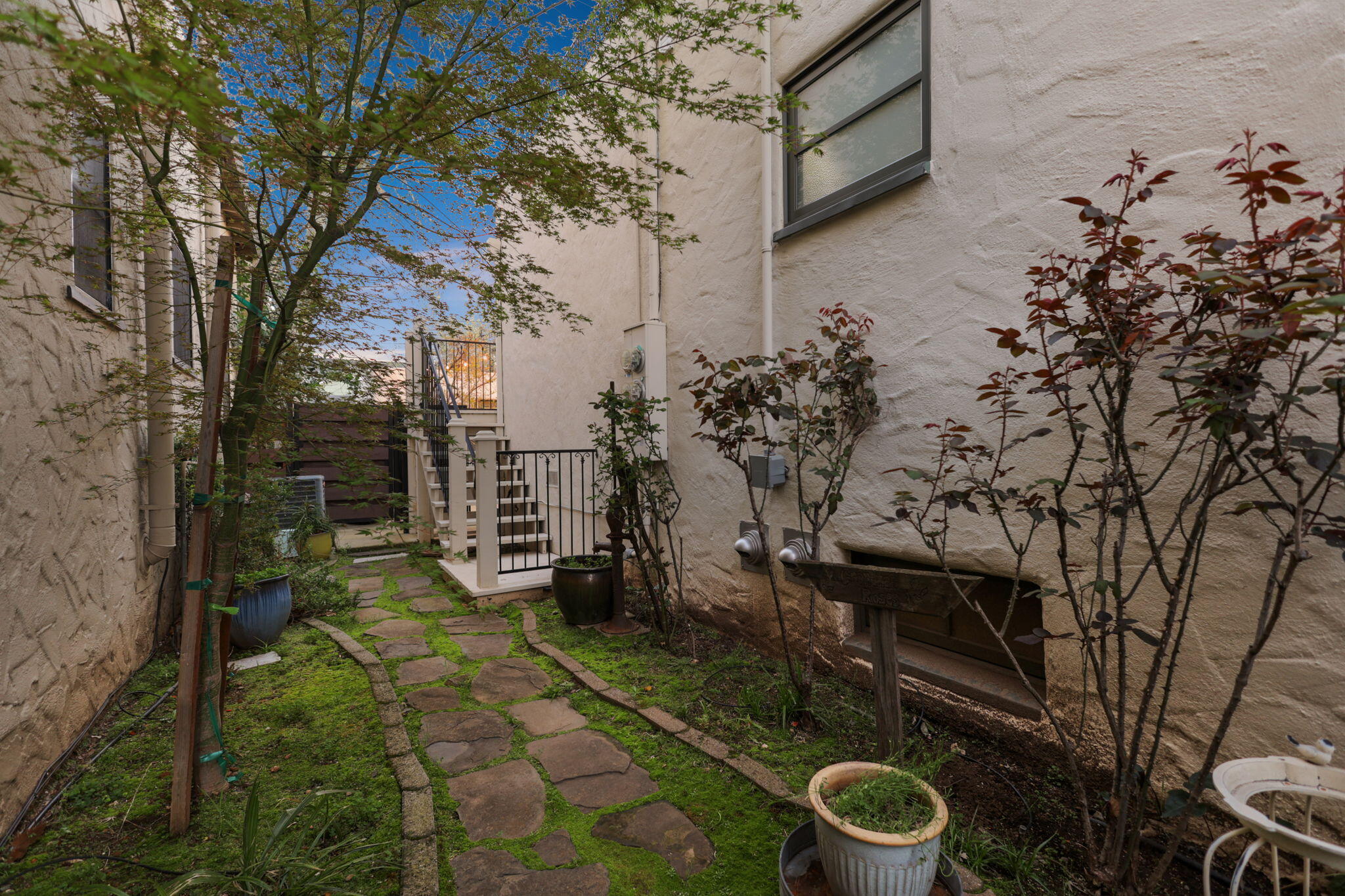 1465 Riverside Drive