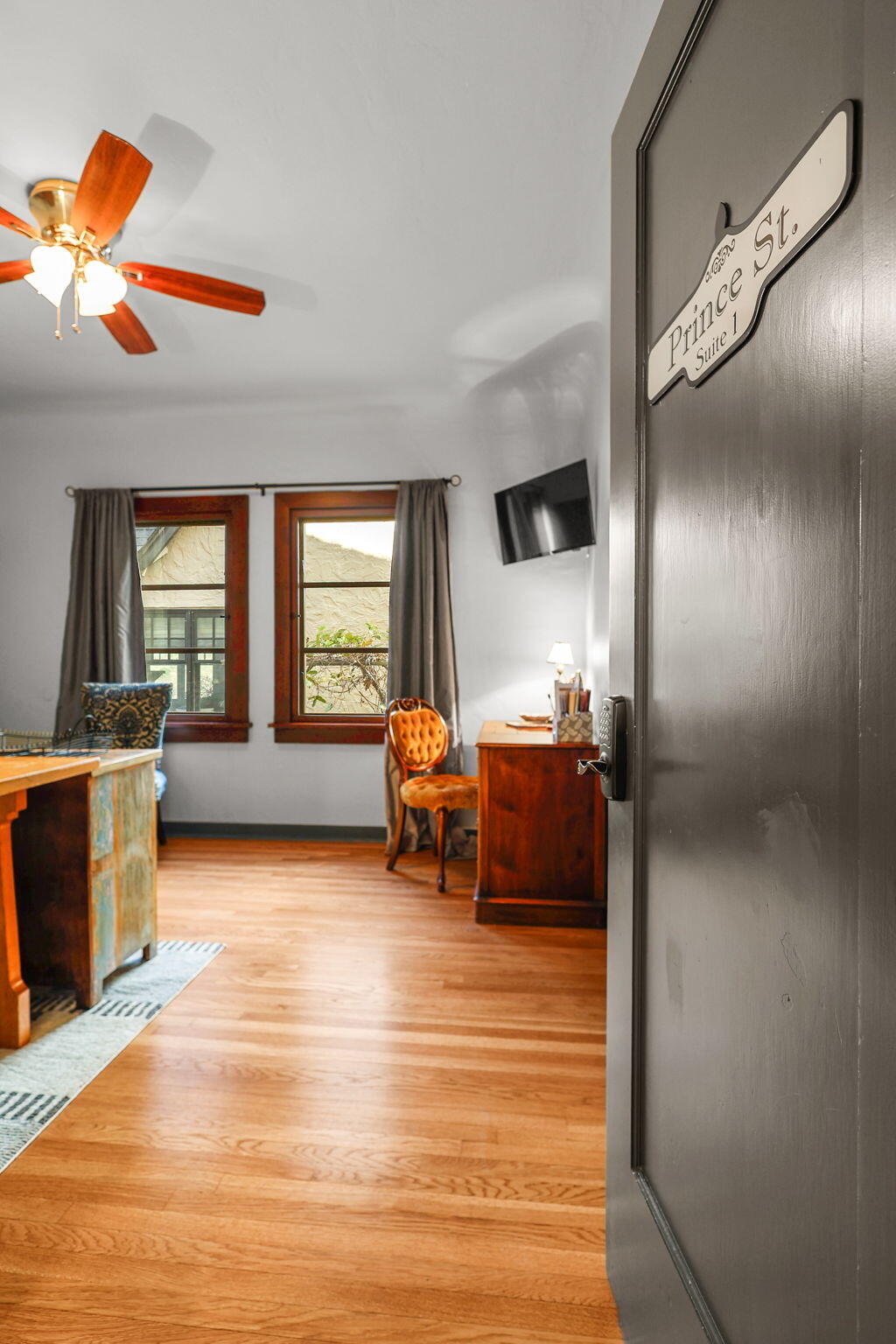 1465 Riverside Drive