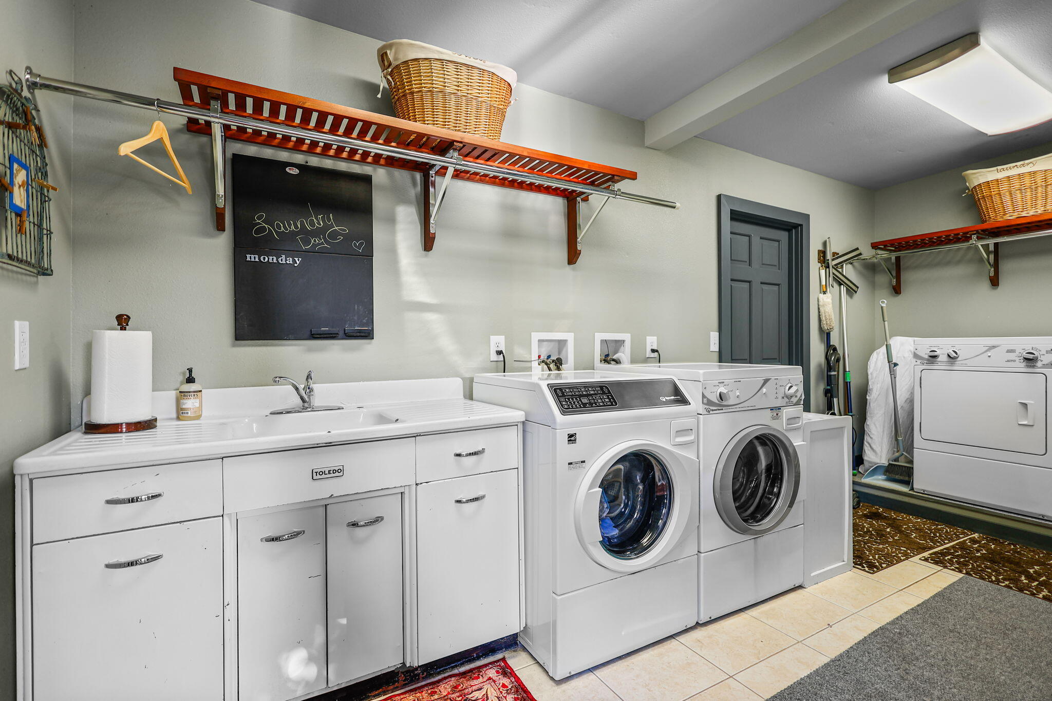 1465 Riverside Drive