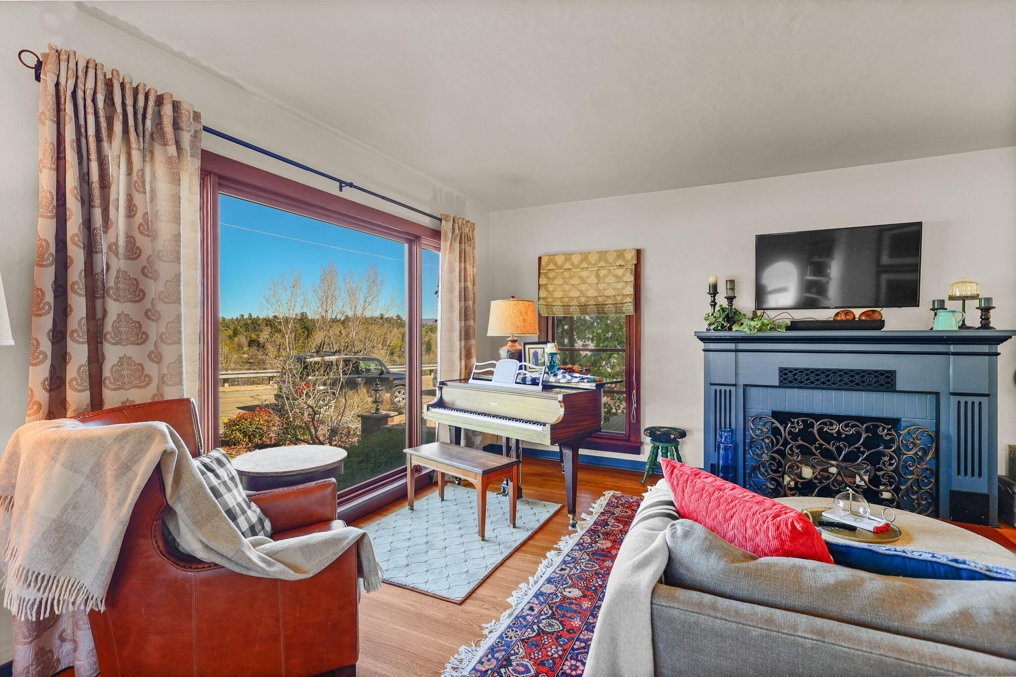 1465 Riverside Drive