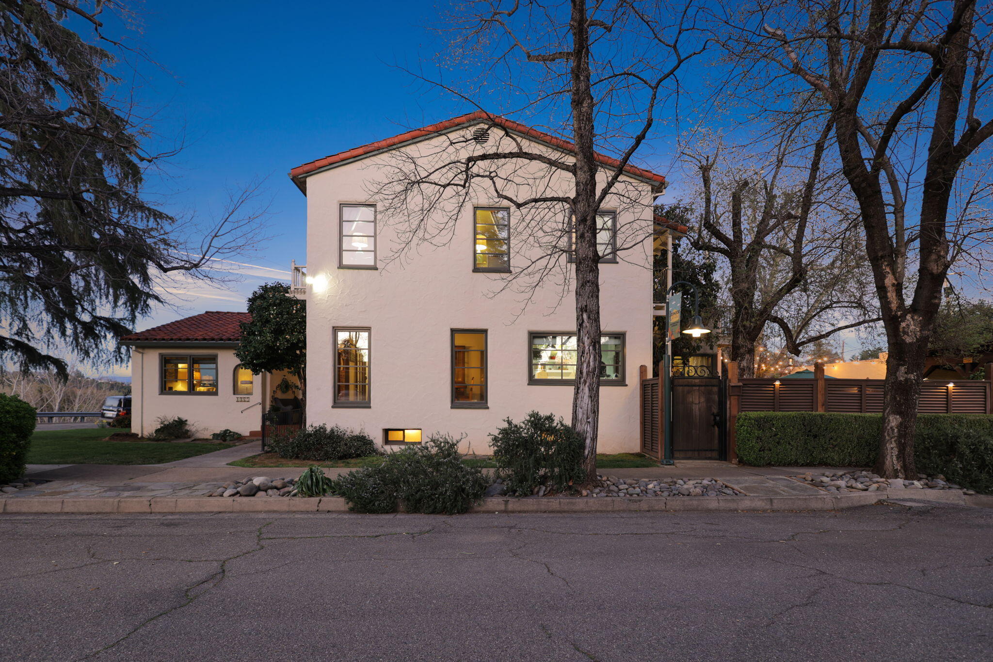 1465 Riverside Drive