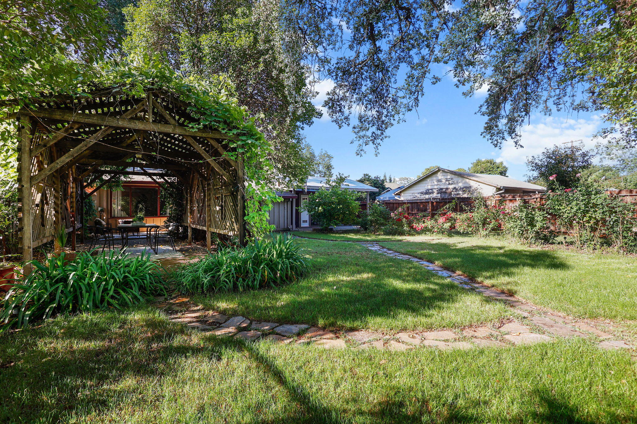 728 Loma Vista Drive