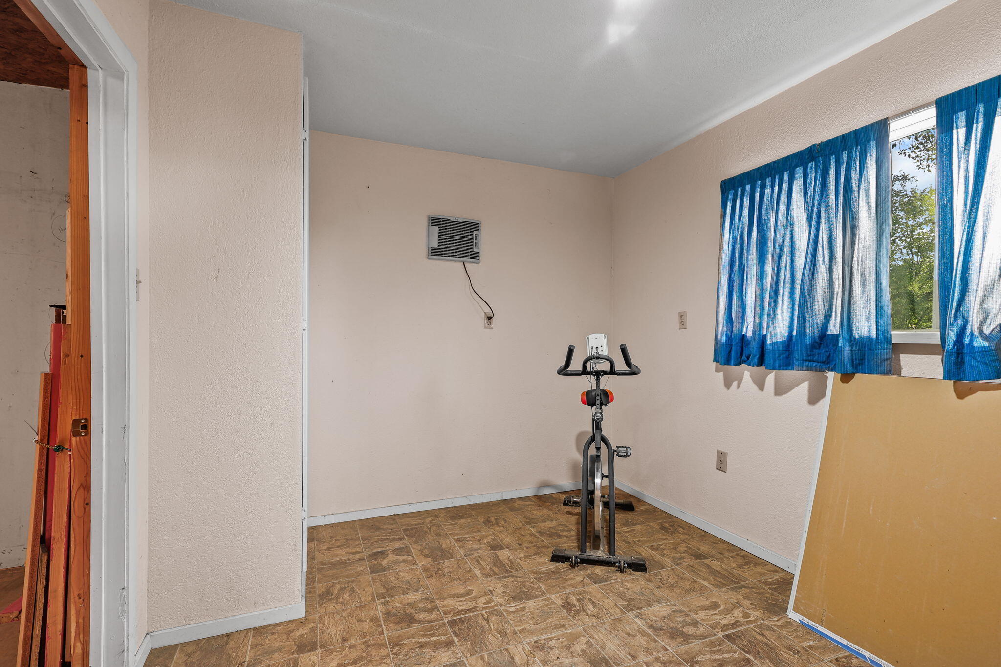 728 Loma Vista Drive