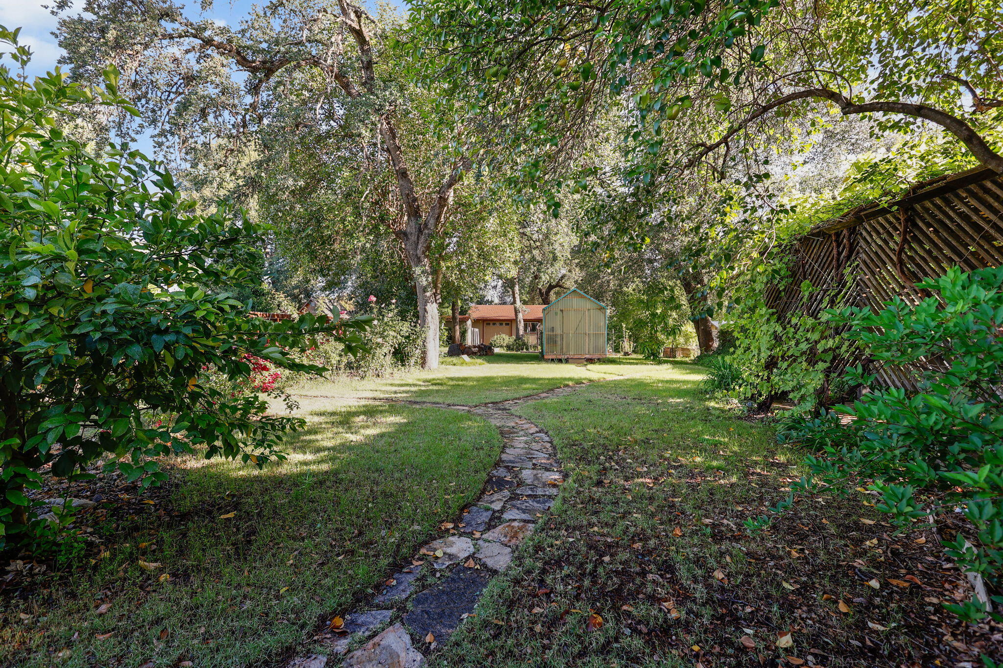 728 Loma Vista Drive