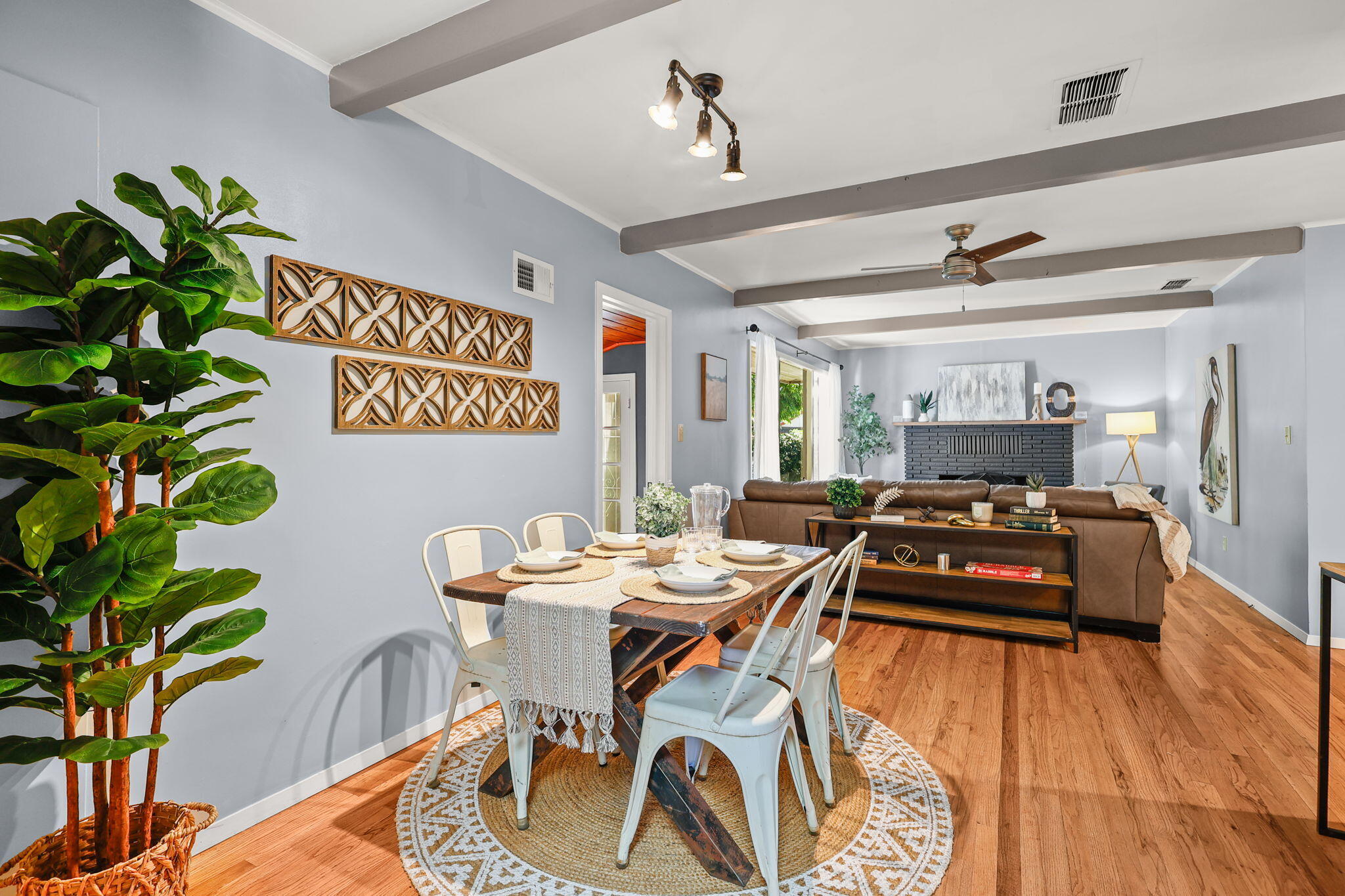 728 Loma Vista Drive