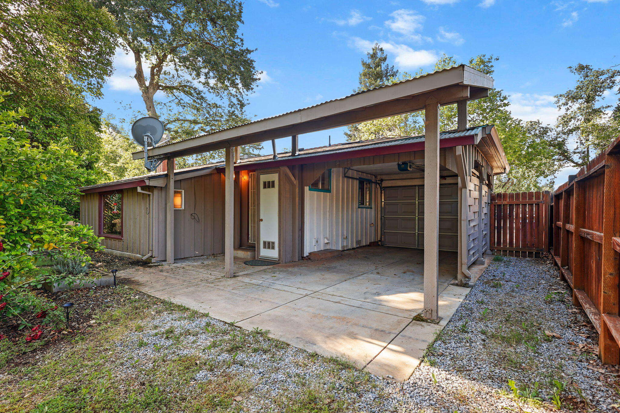 728 Loma Vista Drive