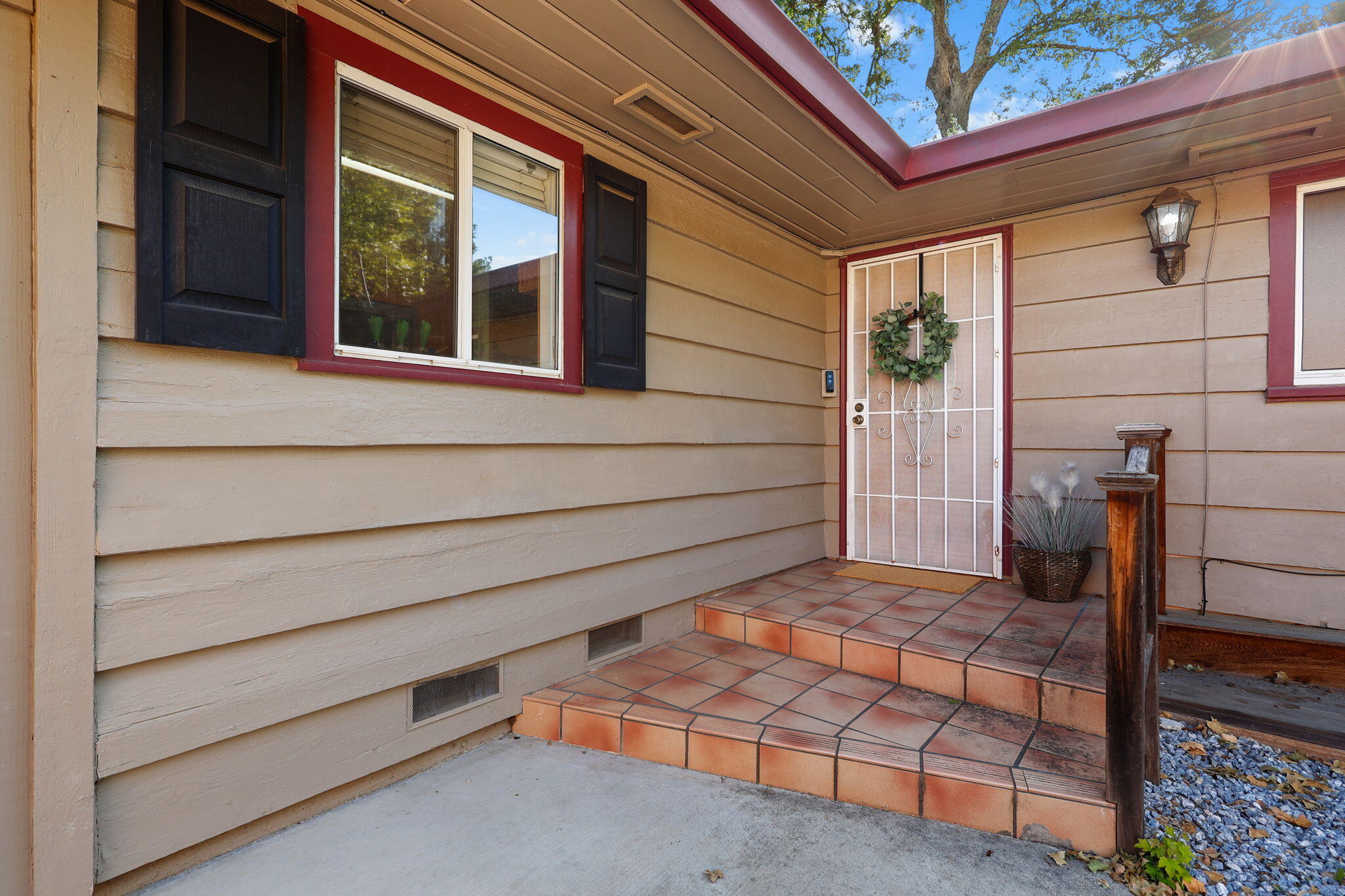 728 Loma Vista Drive