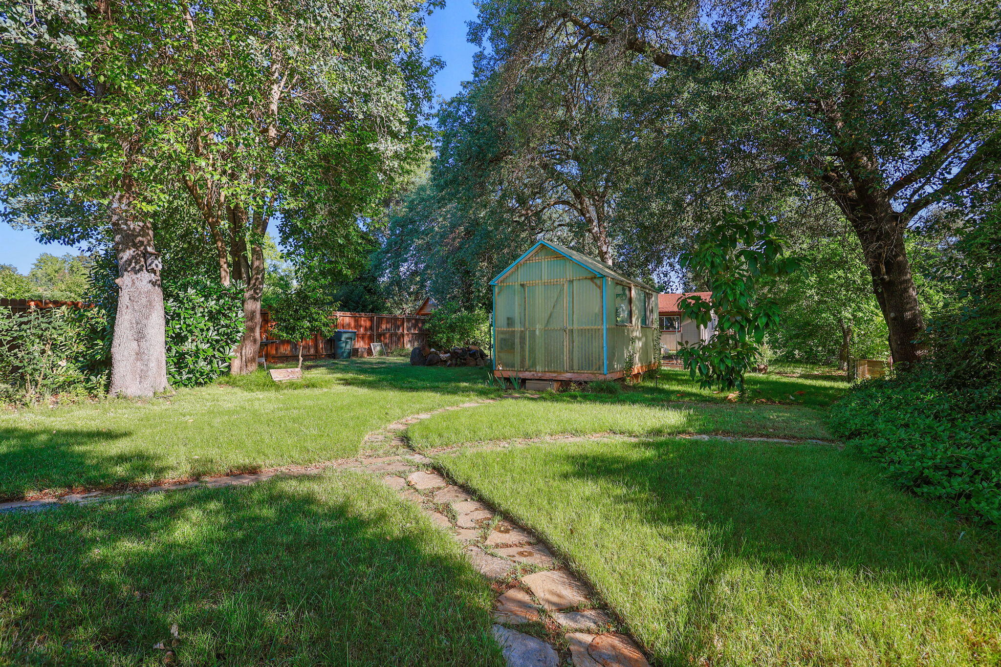 728 Loma Vista Drive