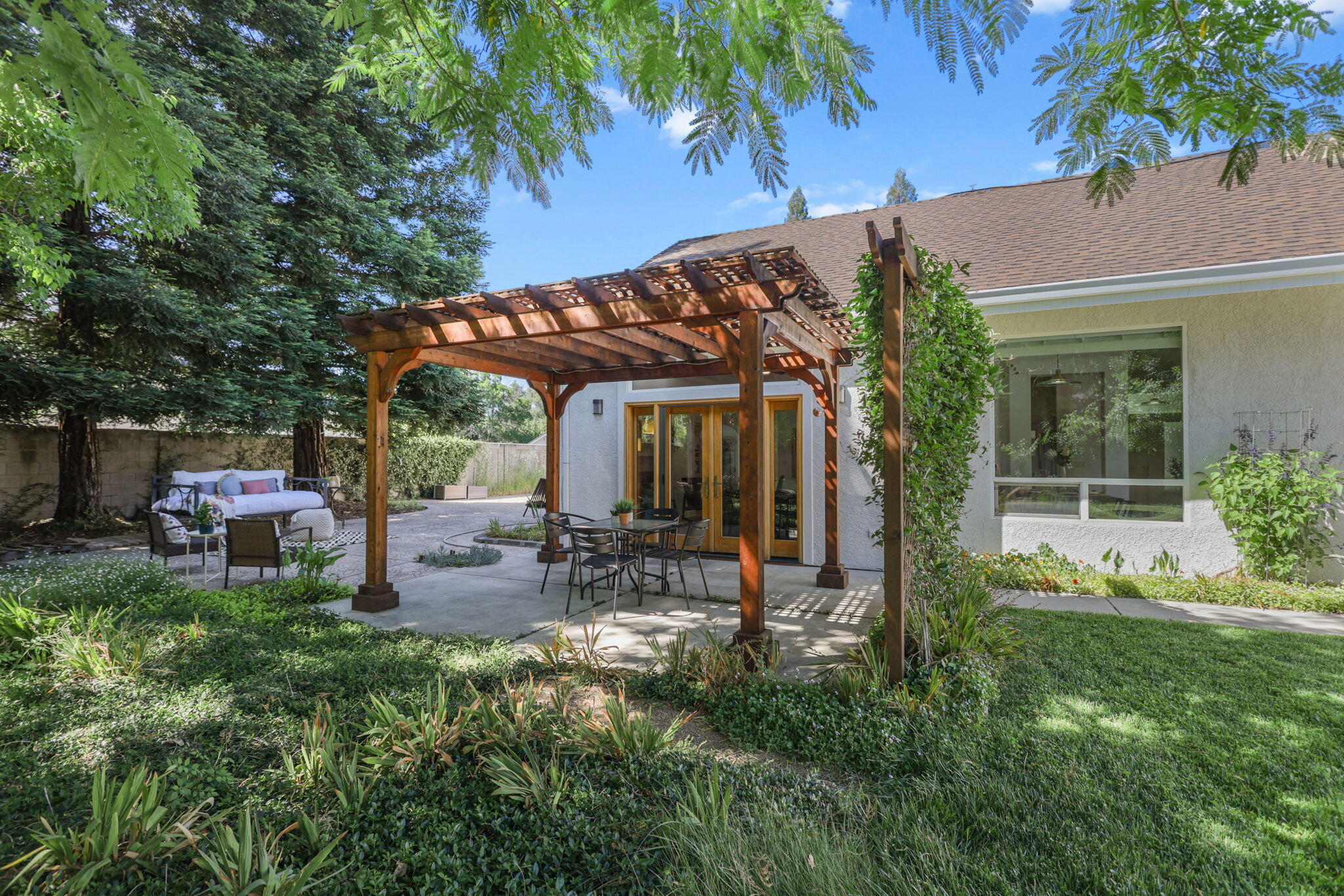 2719 Western Oak Drive