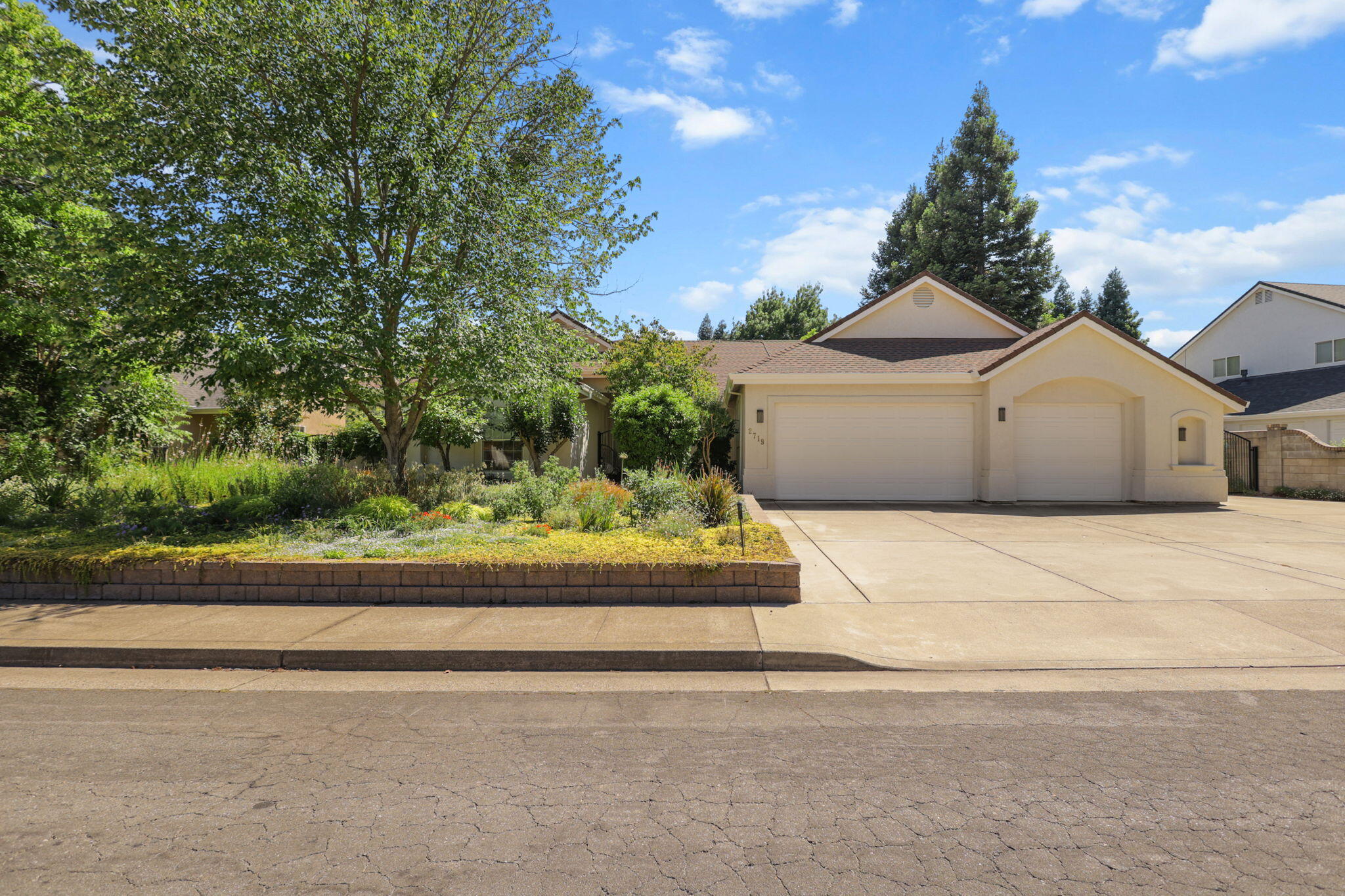 2719 Western Oak Drive
