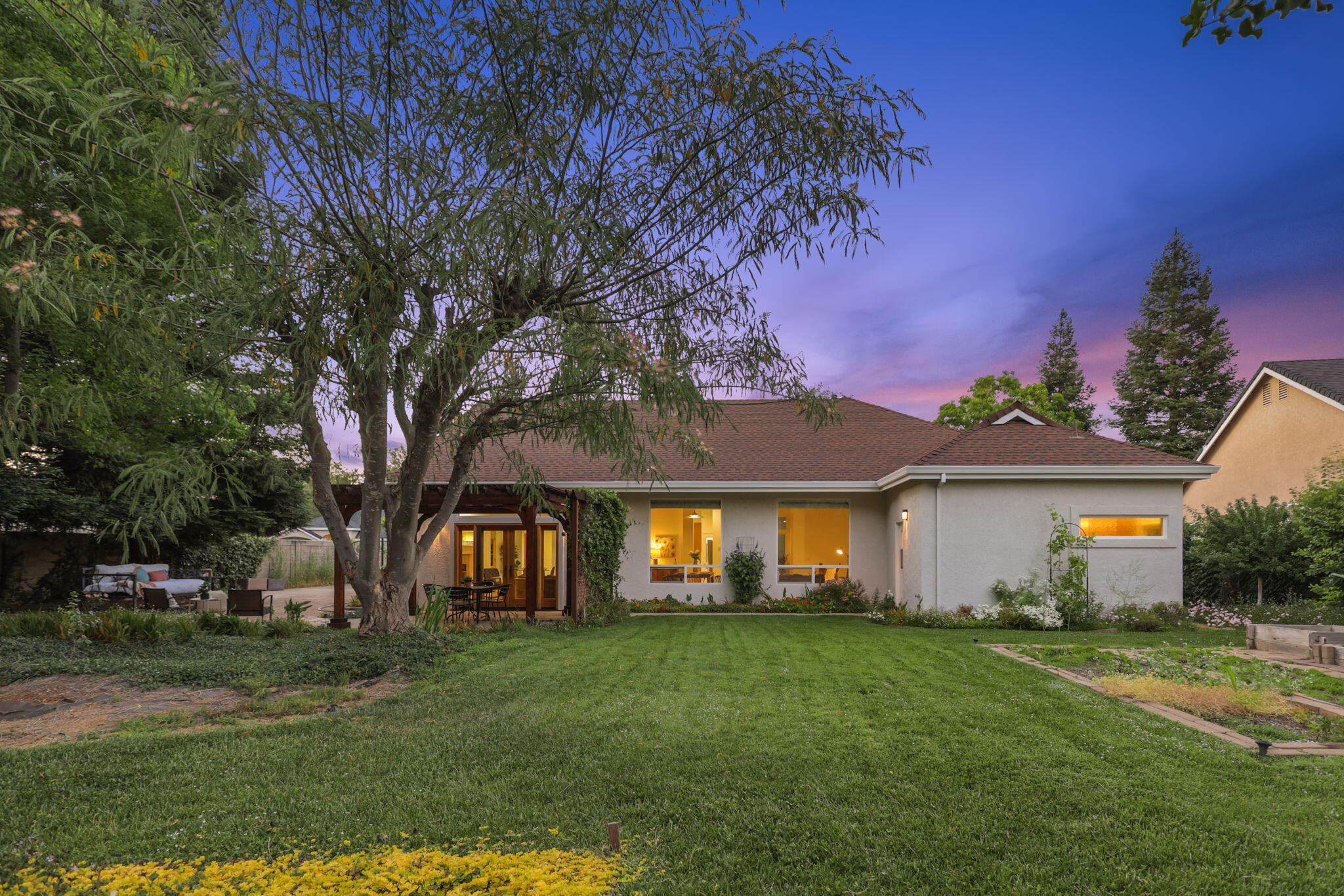 2719 Western Oak Drive