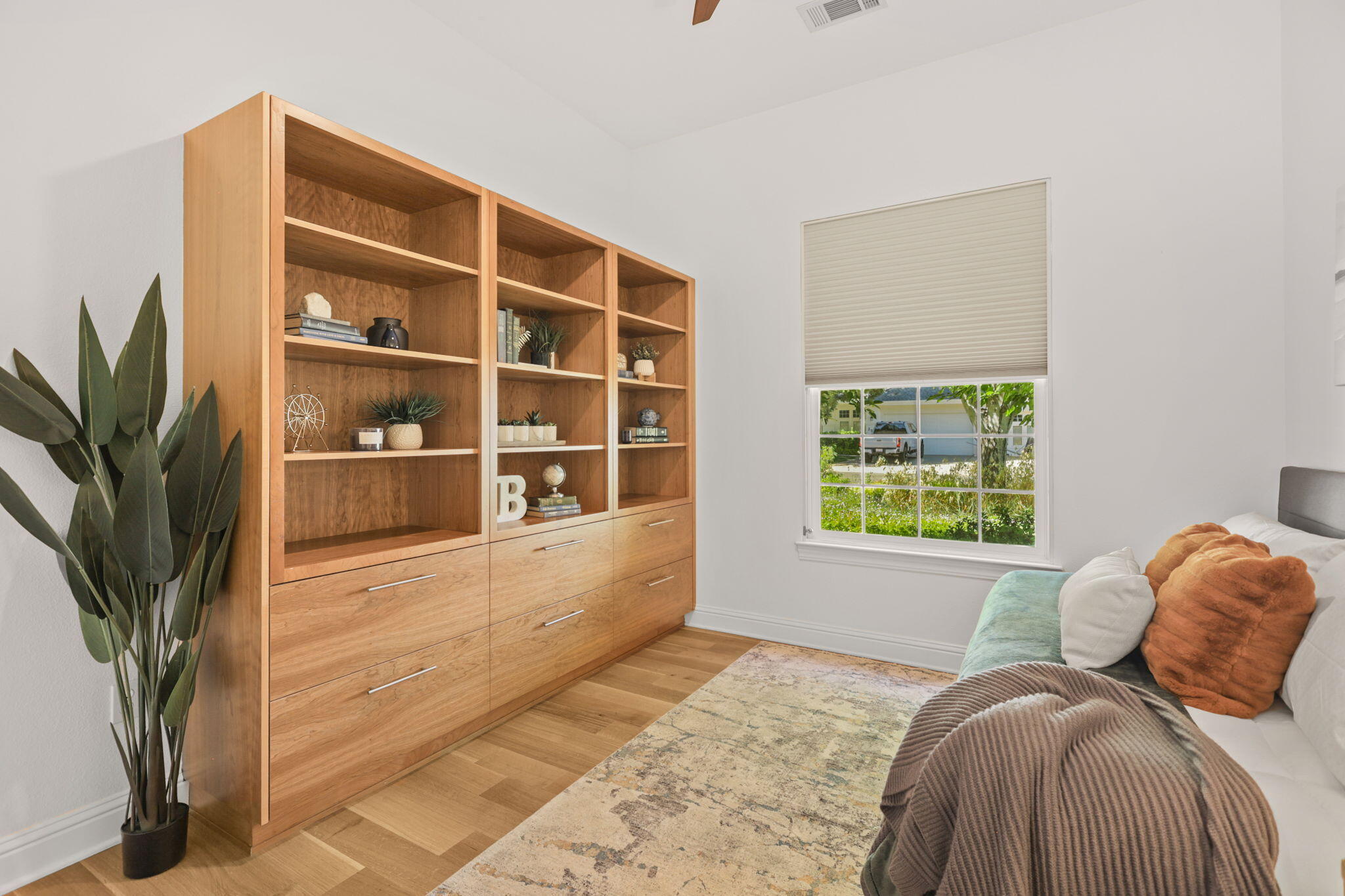 2719 Western Oak Drive