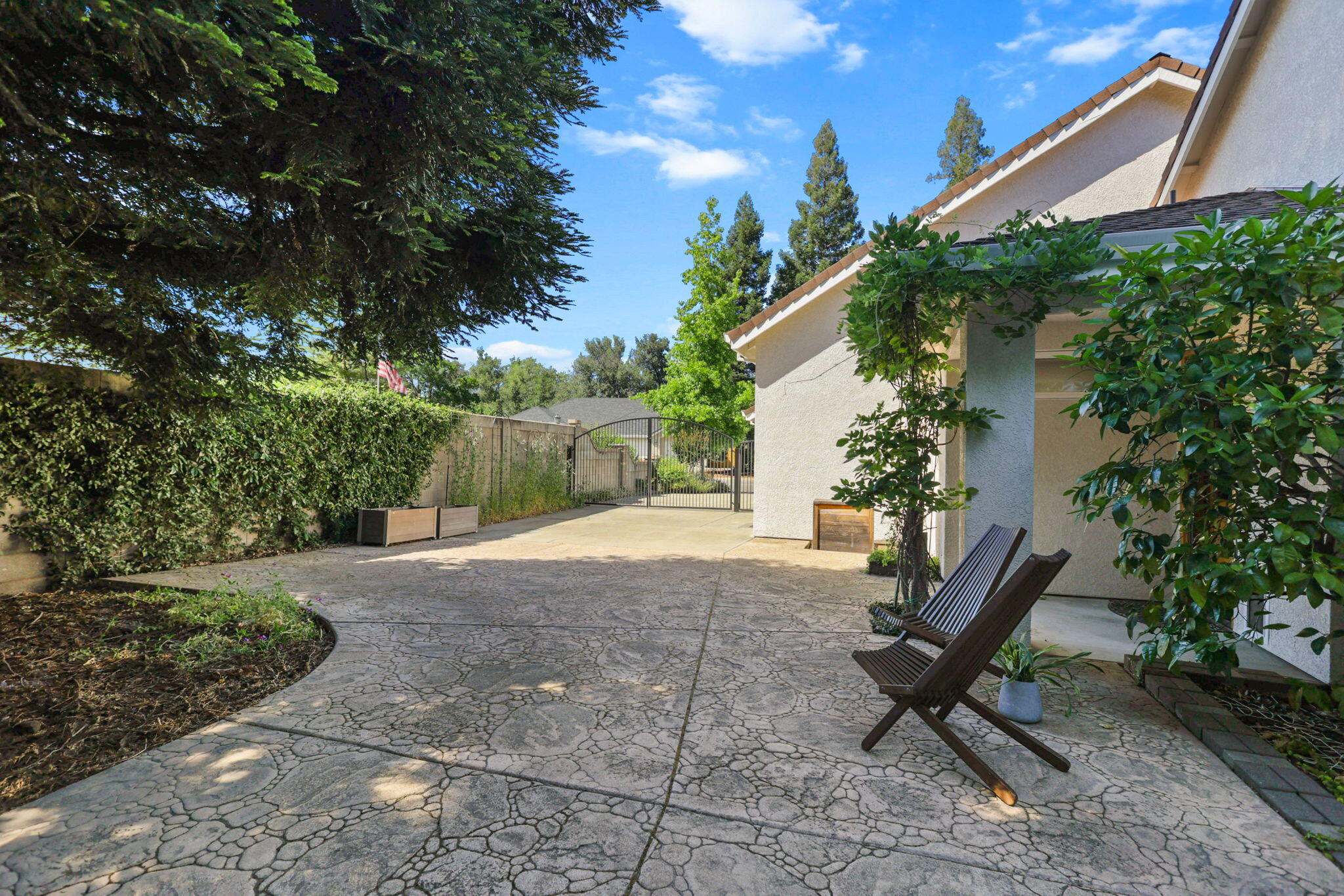 2719 Western Oak Drive