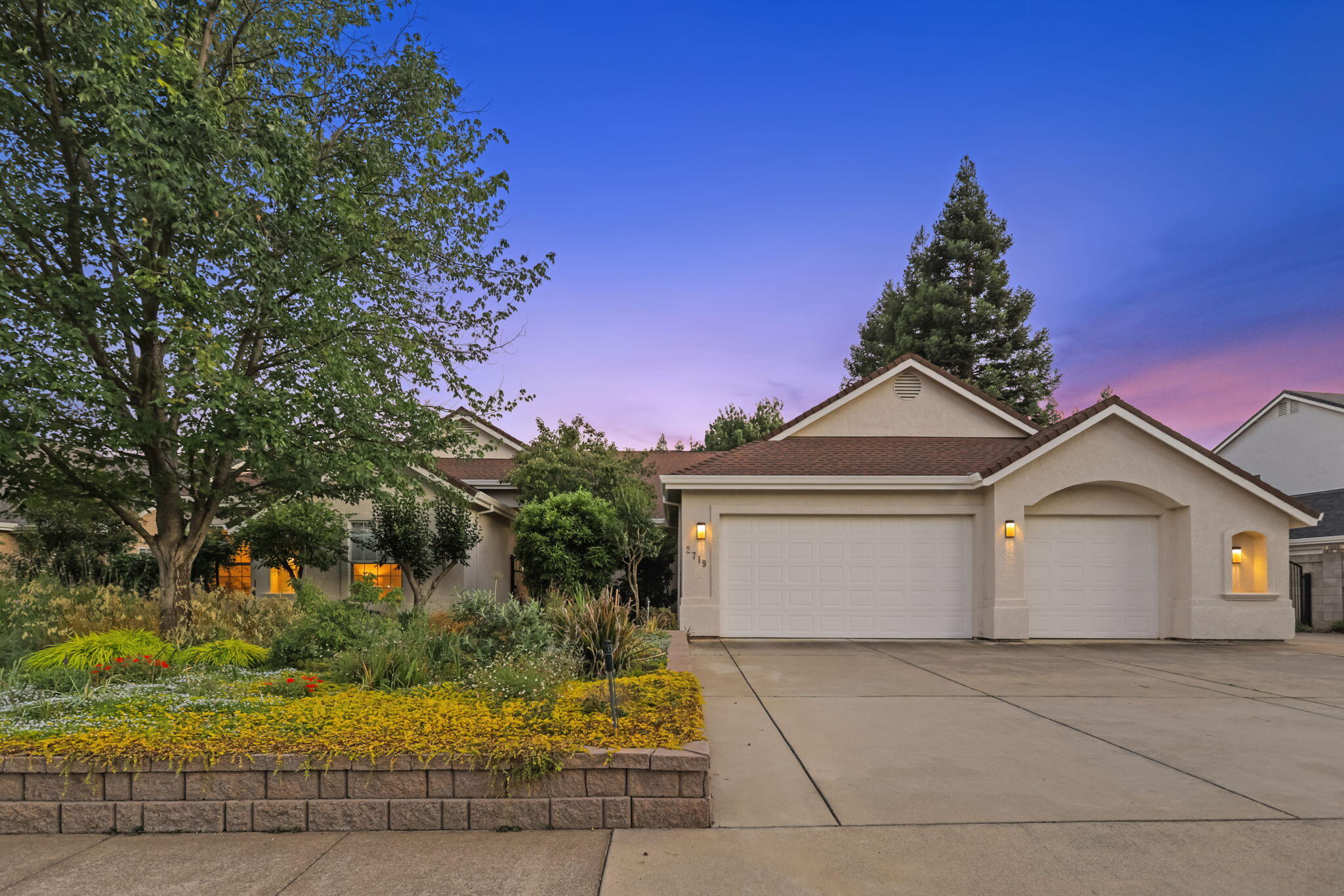 2719 Western Oak Drive