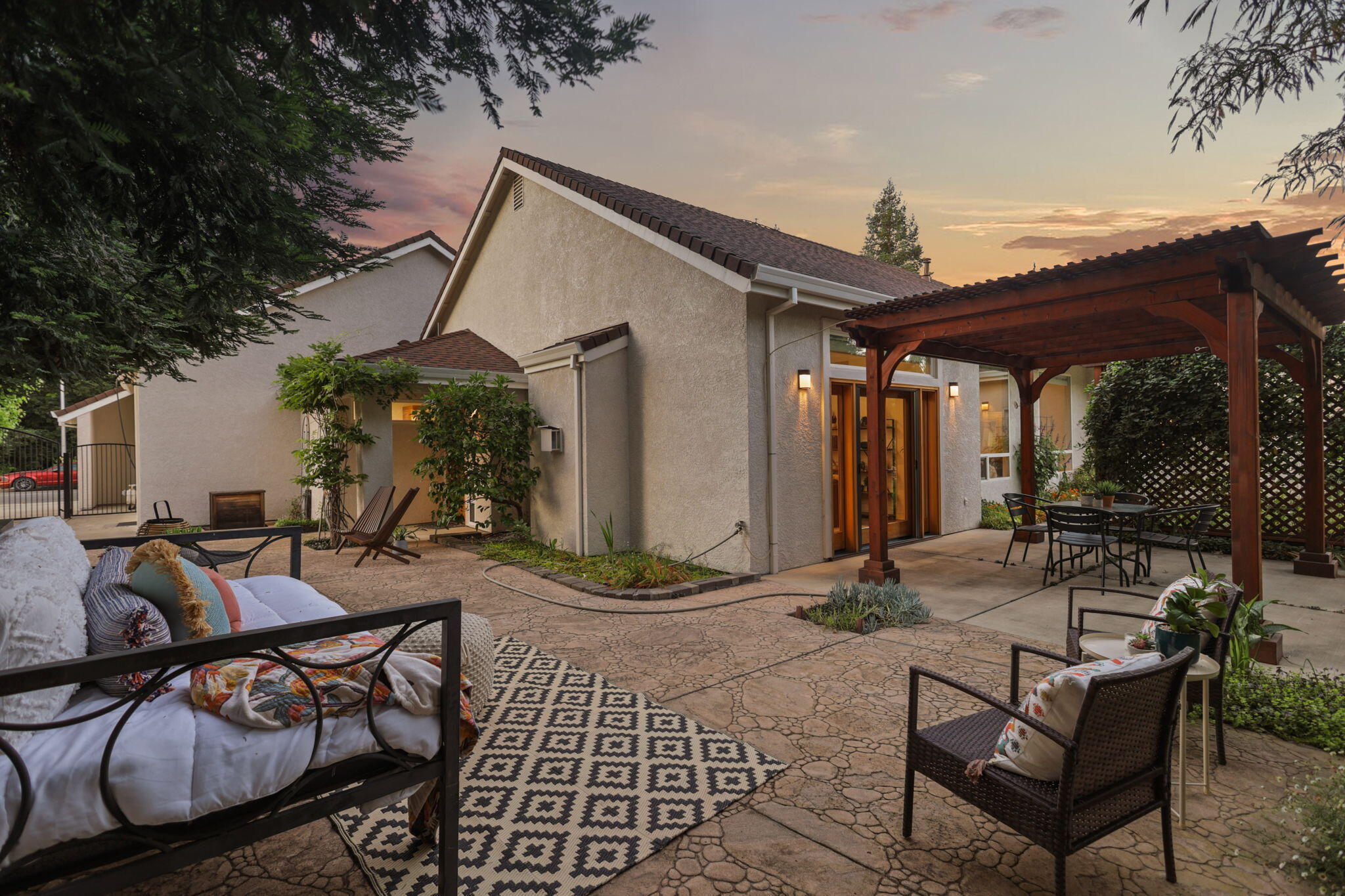 2719 Western Oak Drive