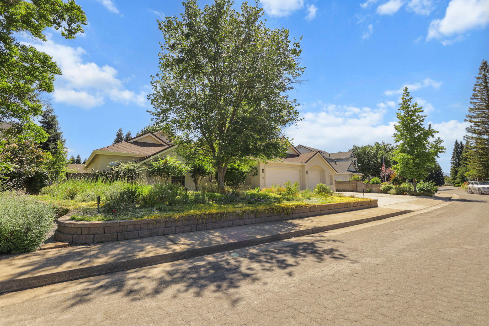 2719 Western Oak Drive