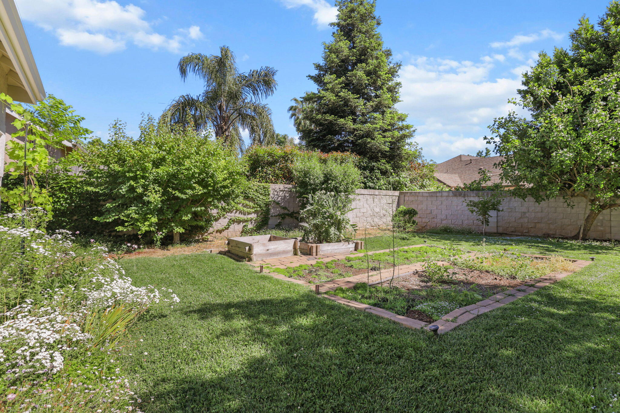 2719 Western Oak Drive
