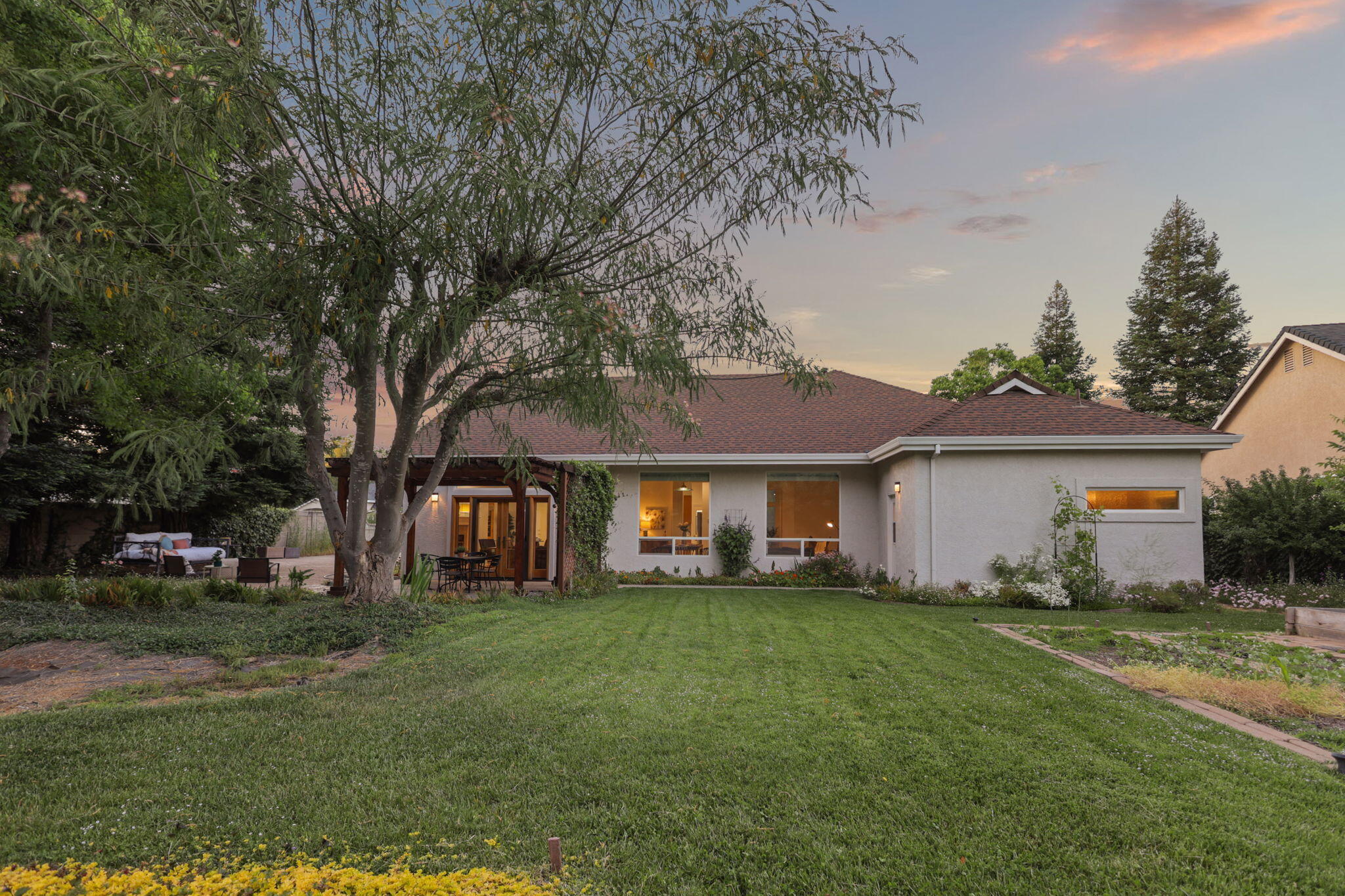 2719 Western Oak Drive
