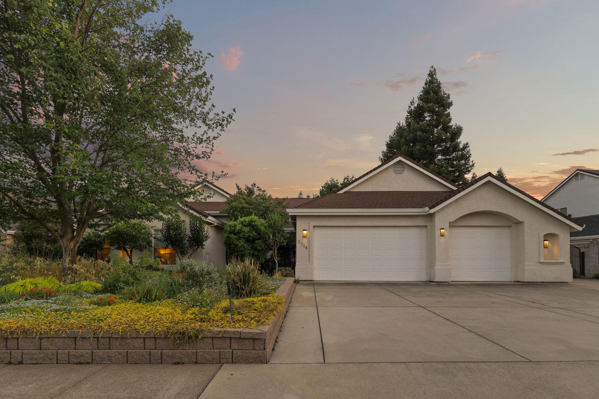2719 Western Oak Drive