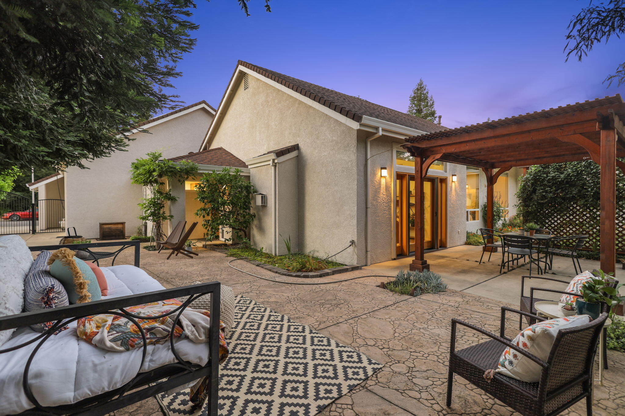 2719 Western Oak Drive