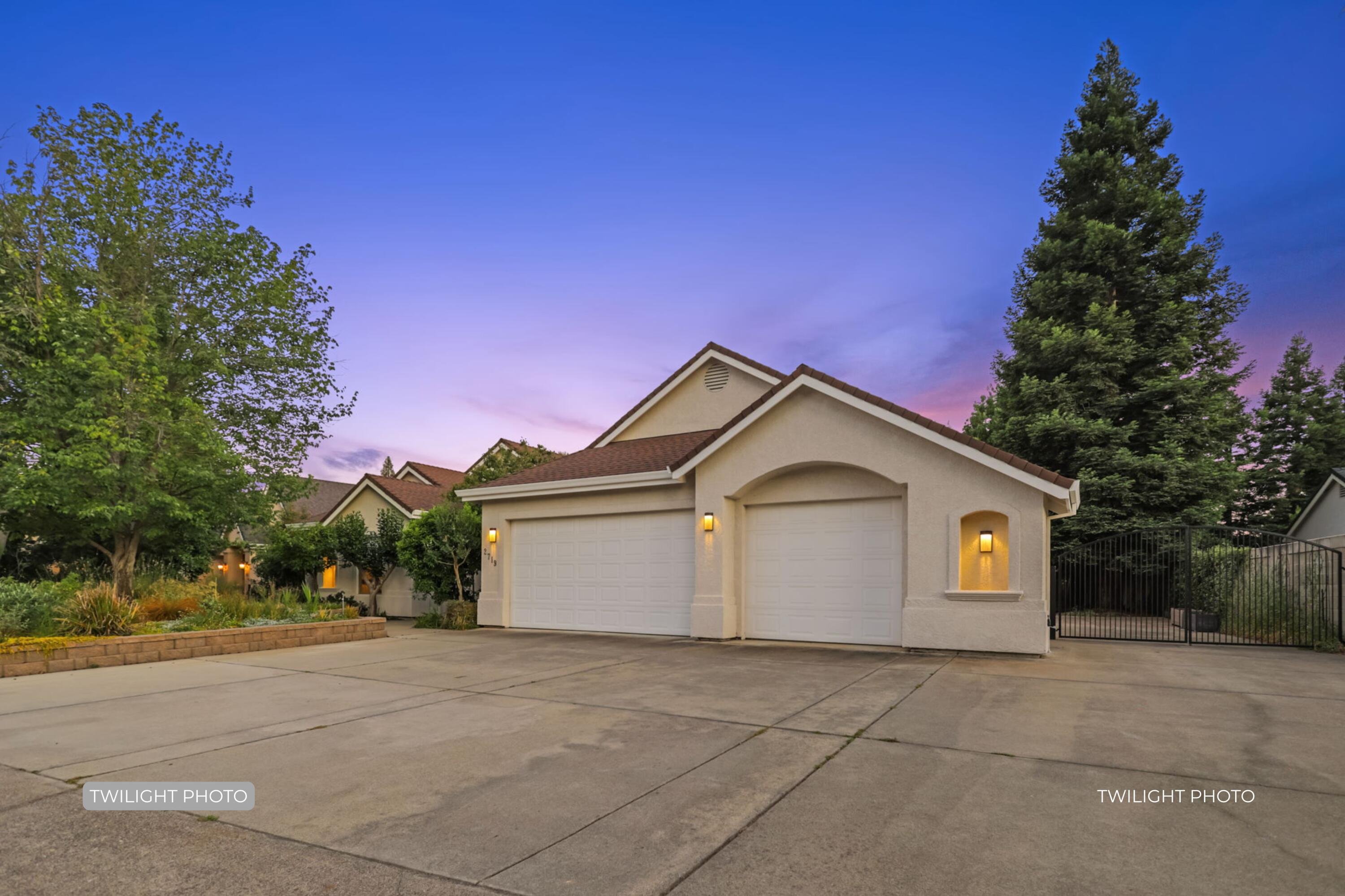 2719 Western Oak Drive