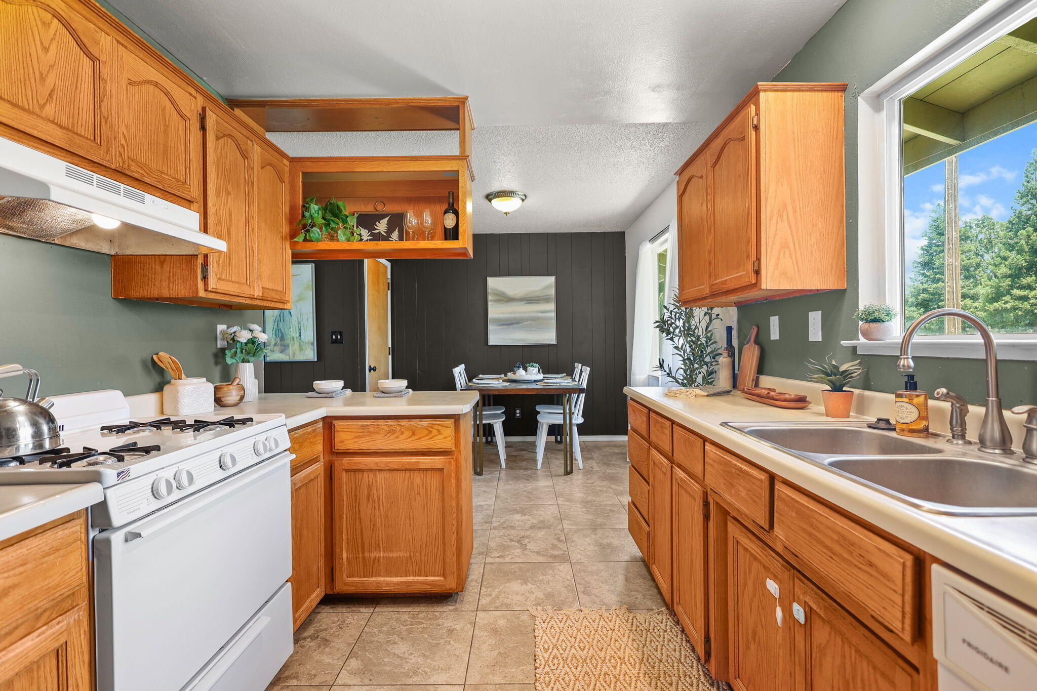 3646 Rhonda Road