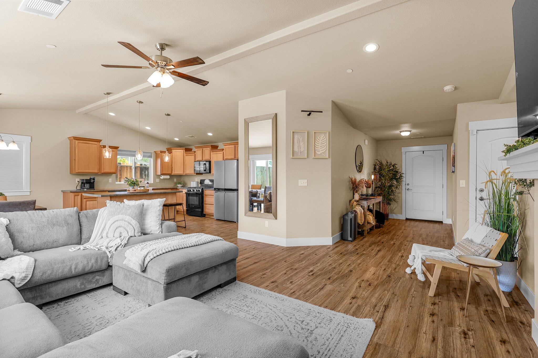1265 Yacht Court