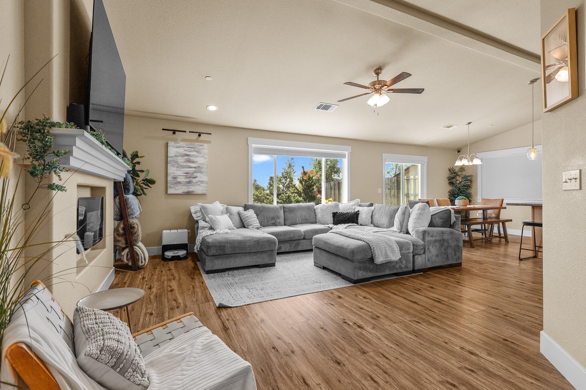 1265 Yacht Court