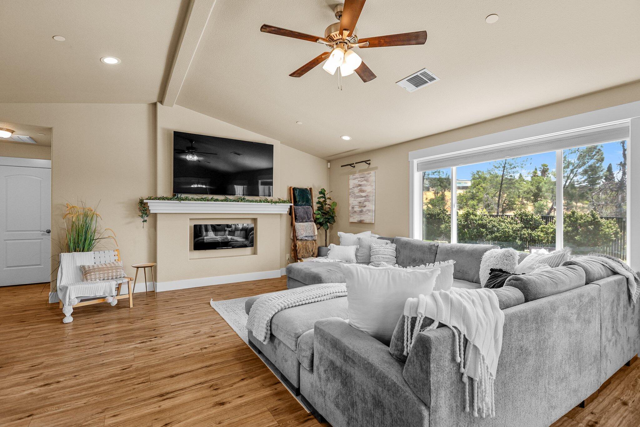 1265 Yacht Court