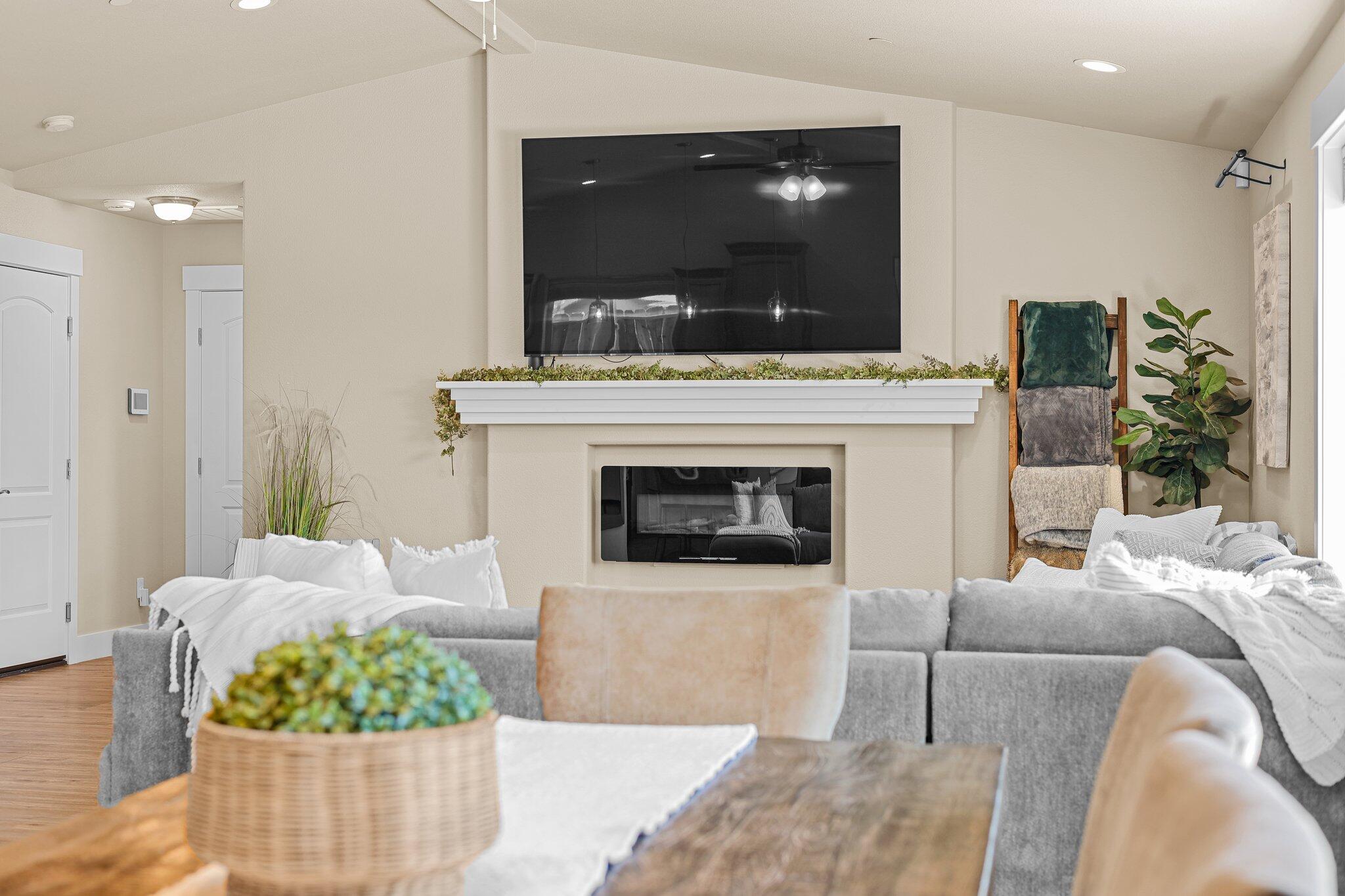 1265 Yacht Court