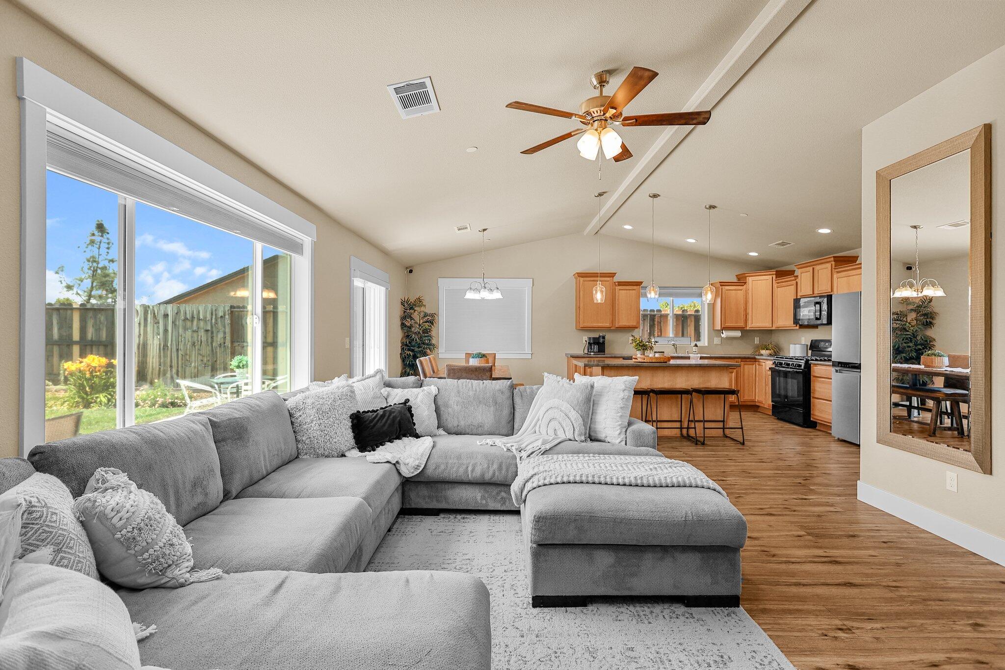 1265 Yacht Court