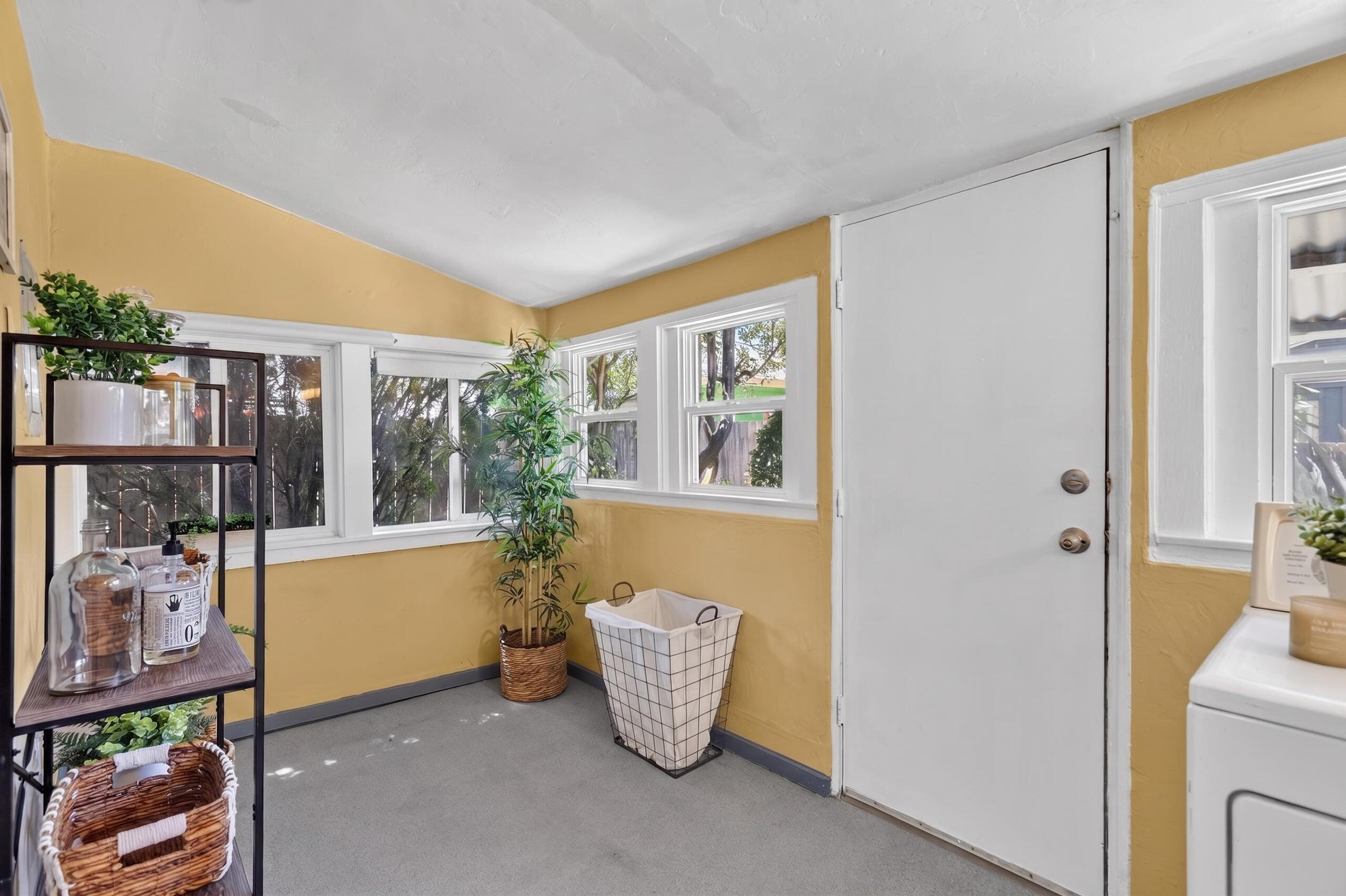 1638 Walnut Avenue