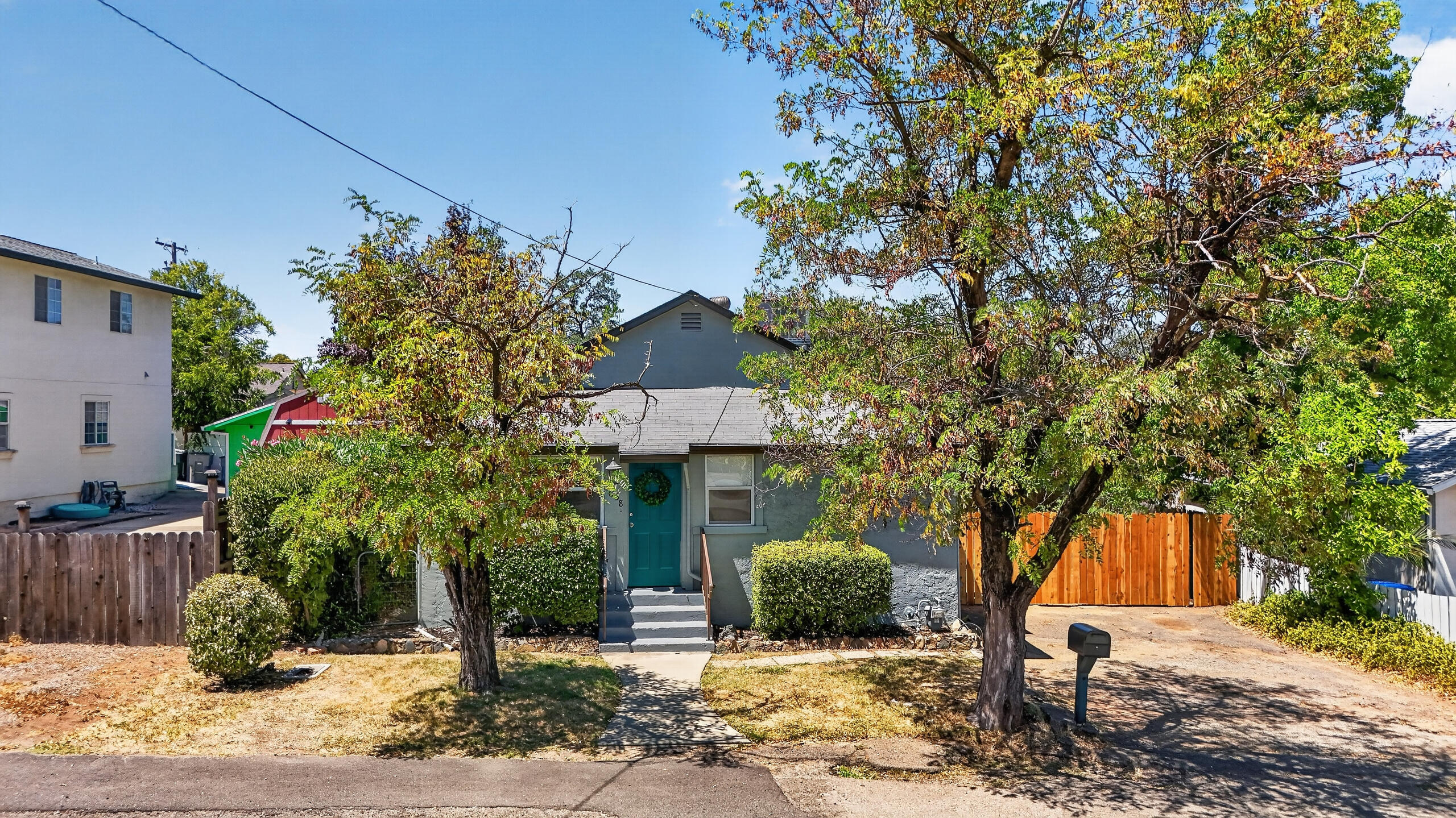 1638 Walnut Avenue