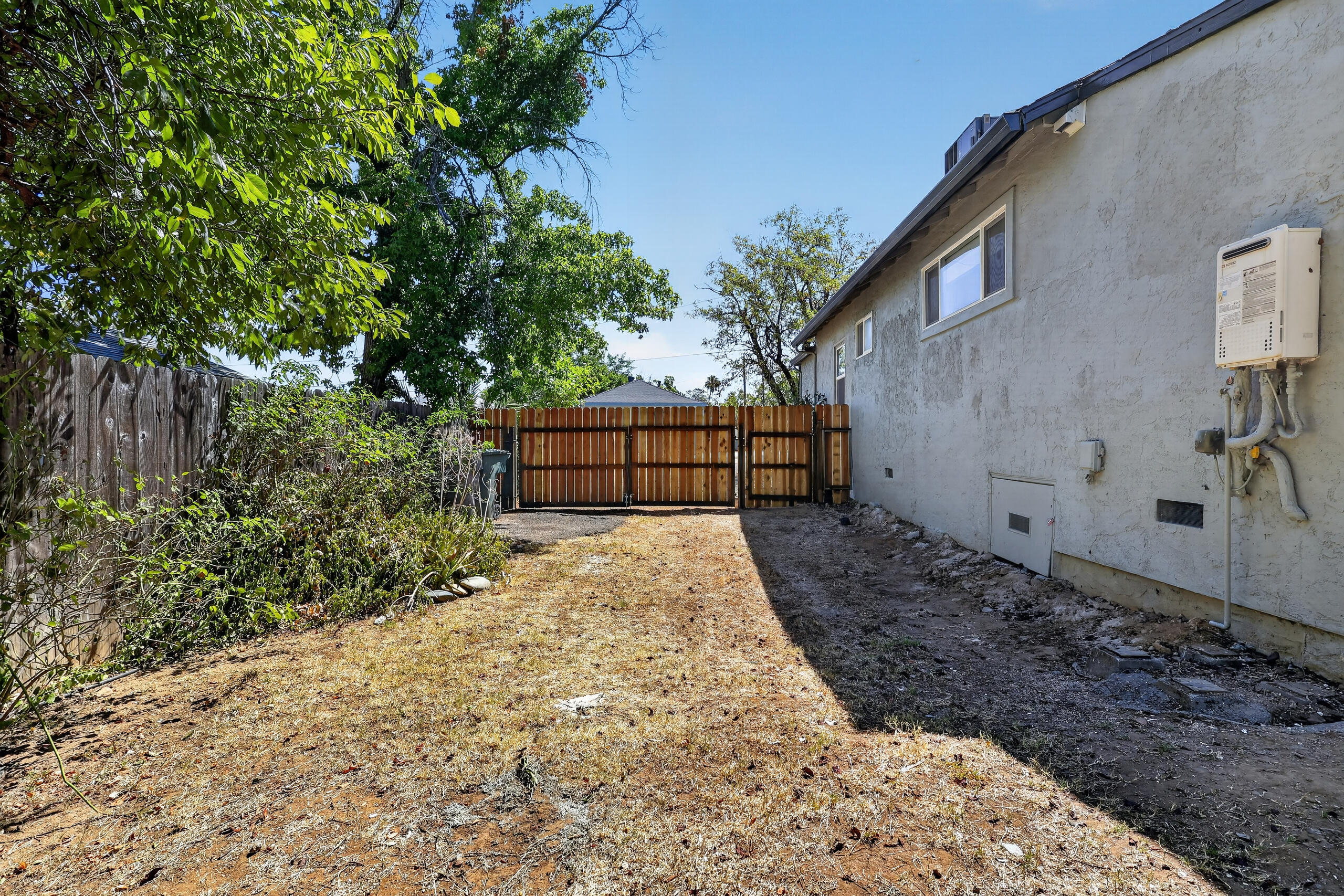 1638 Walnut Avenue